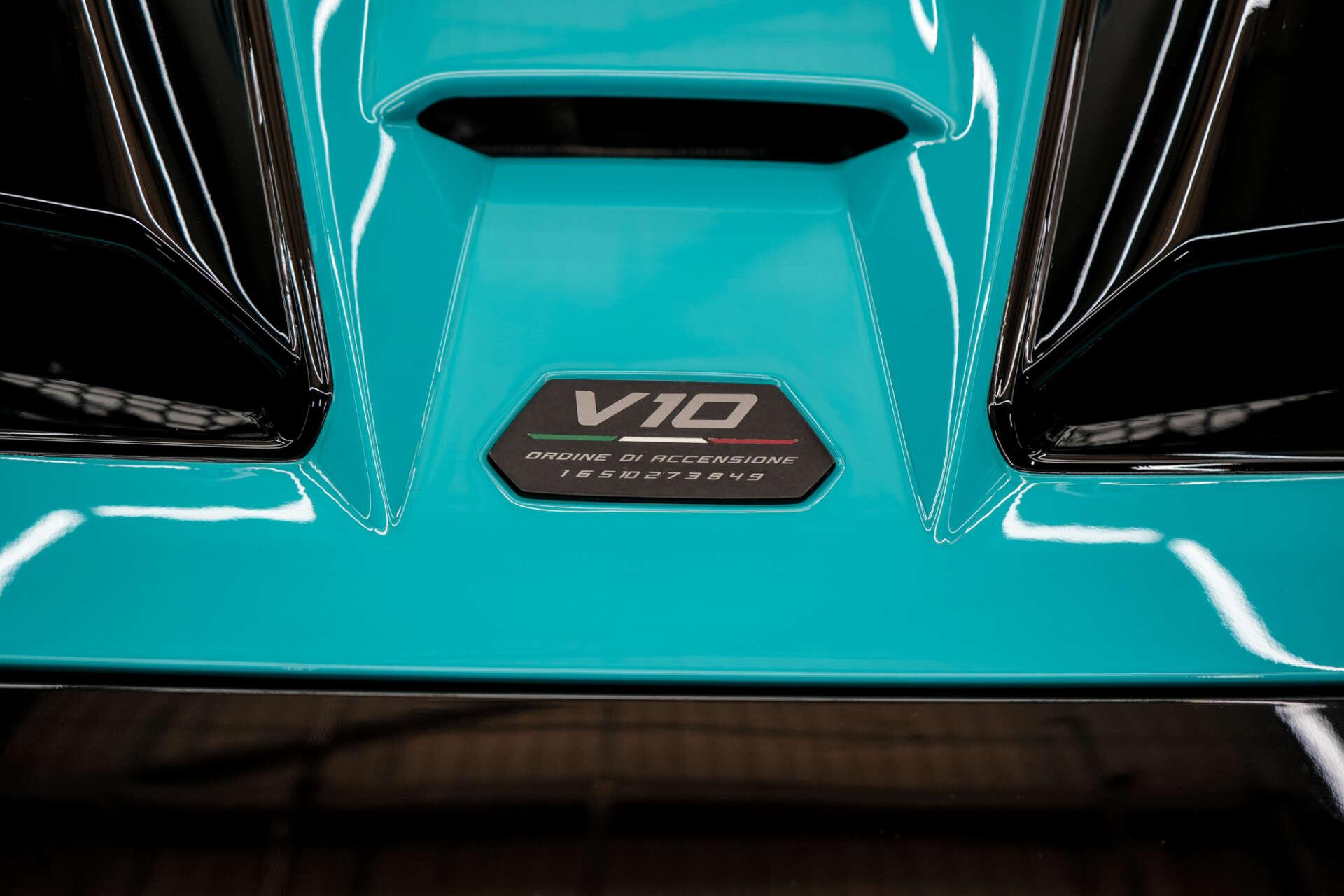 Lamborghini Huracan view 20