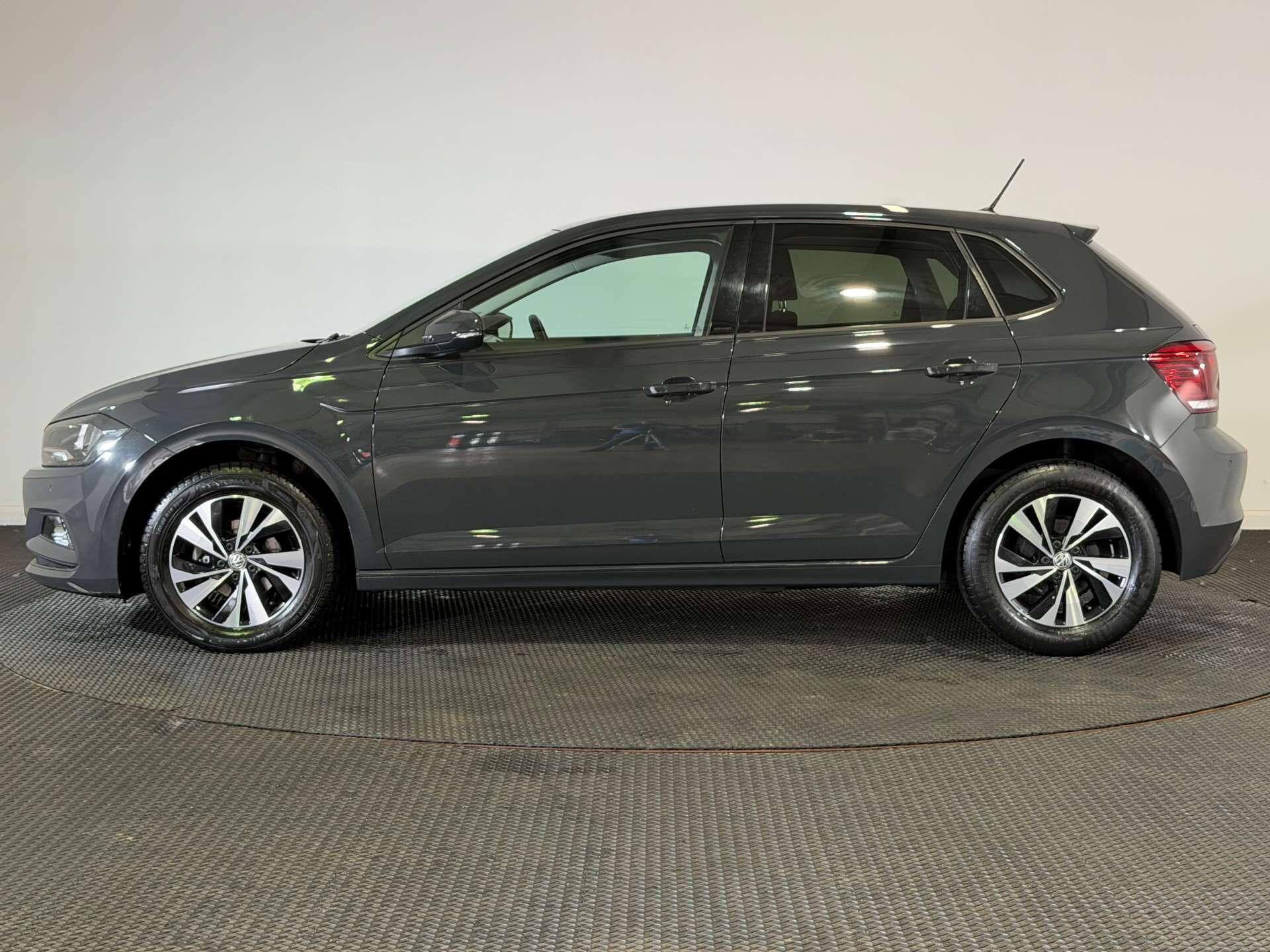 Volkswagen Polo view 4