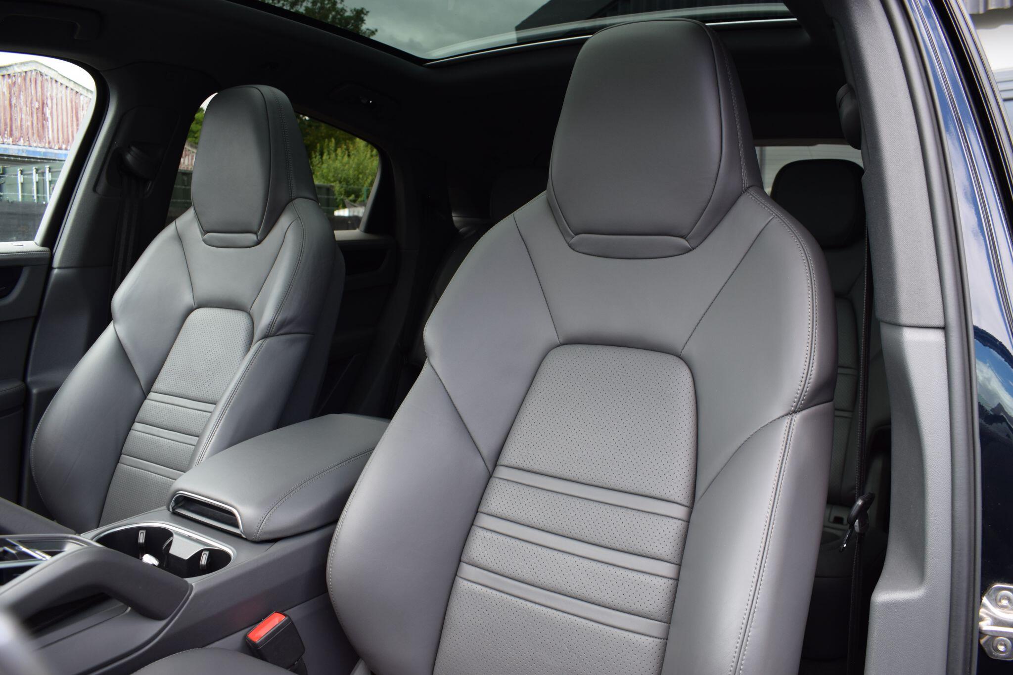 Porsche Cayenne view 7