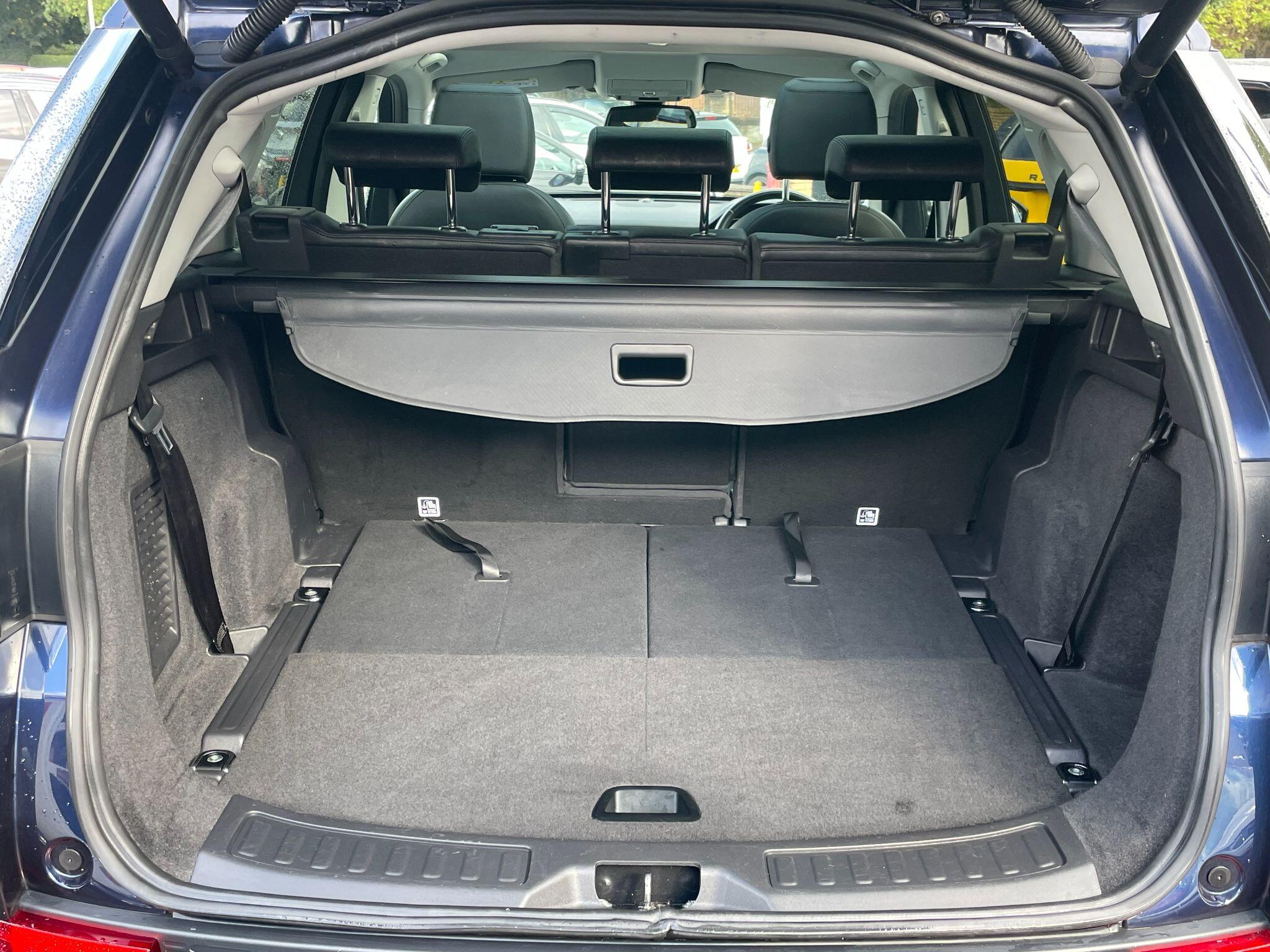 Land Rover Discovery Sport view 22