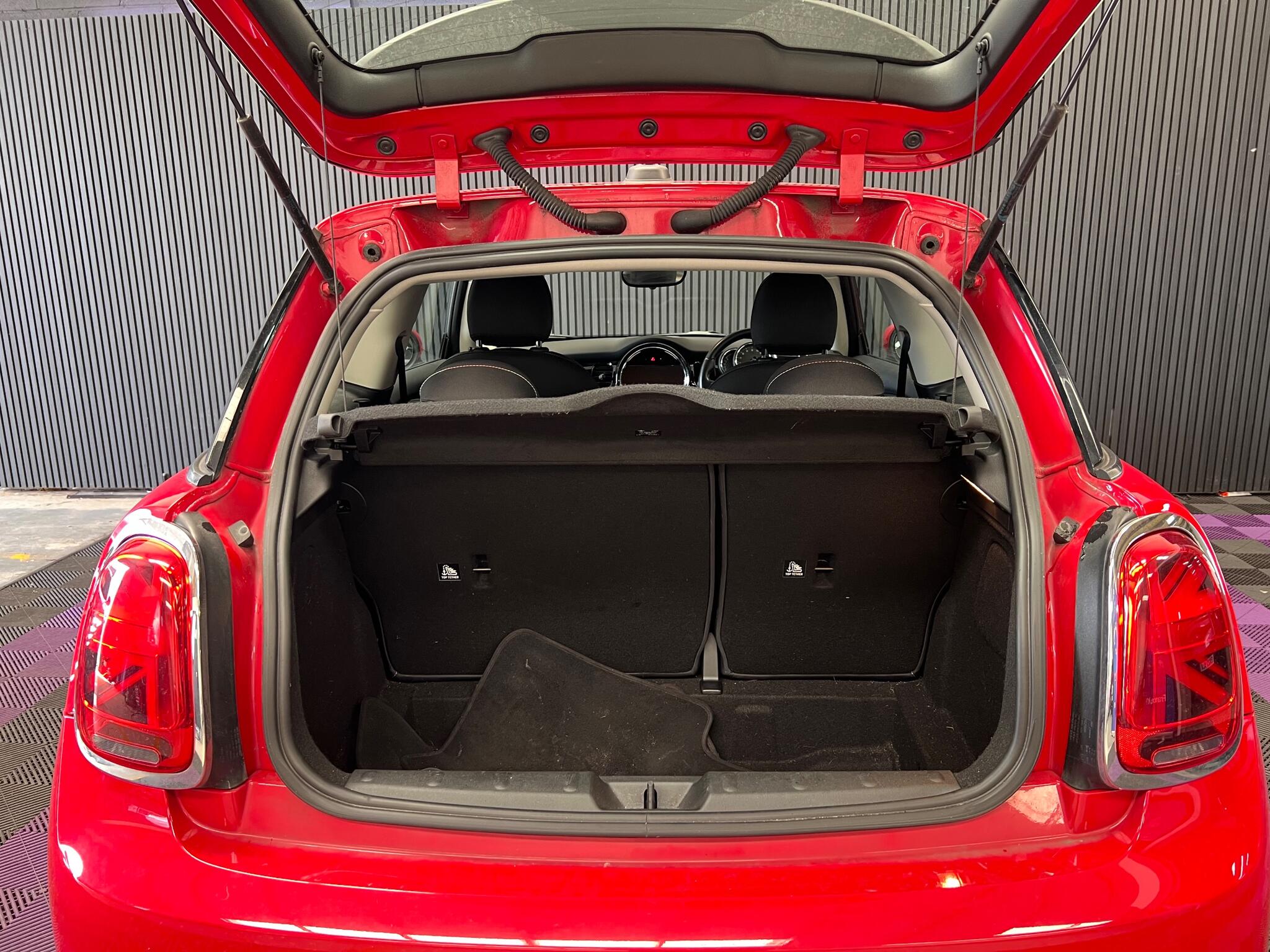 Mini Hatch view 17