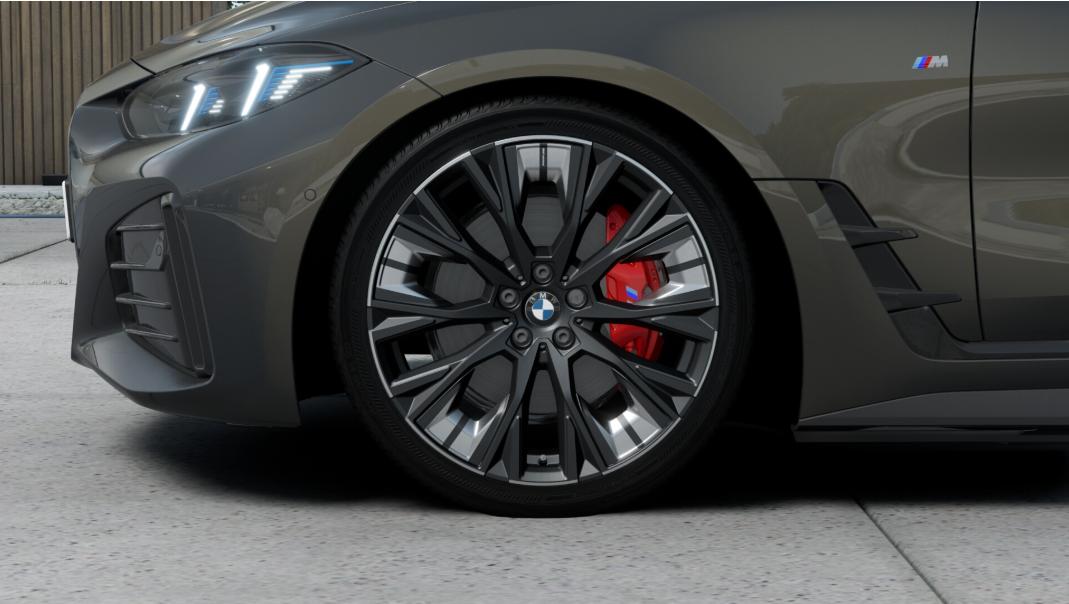 BMW i4 view 6