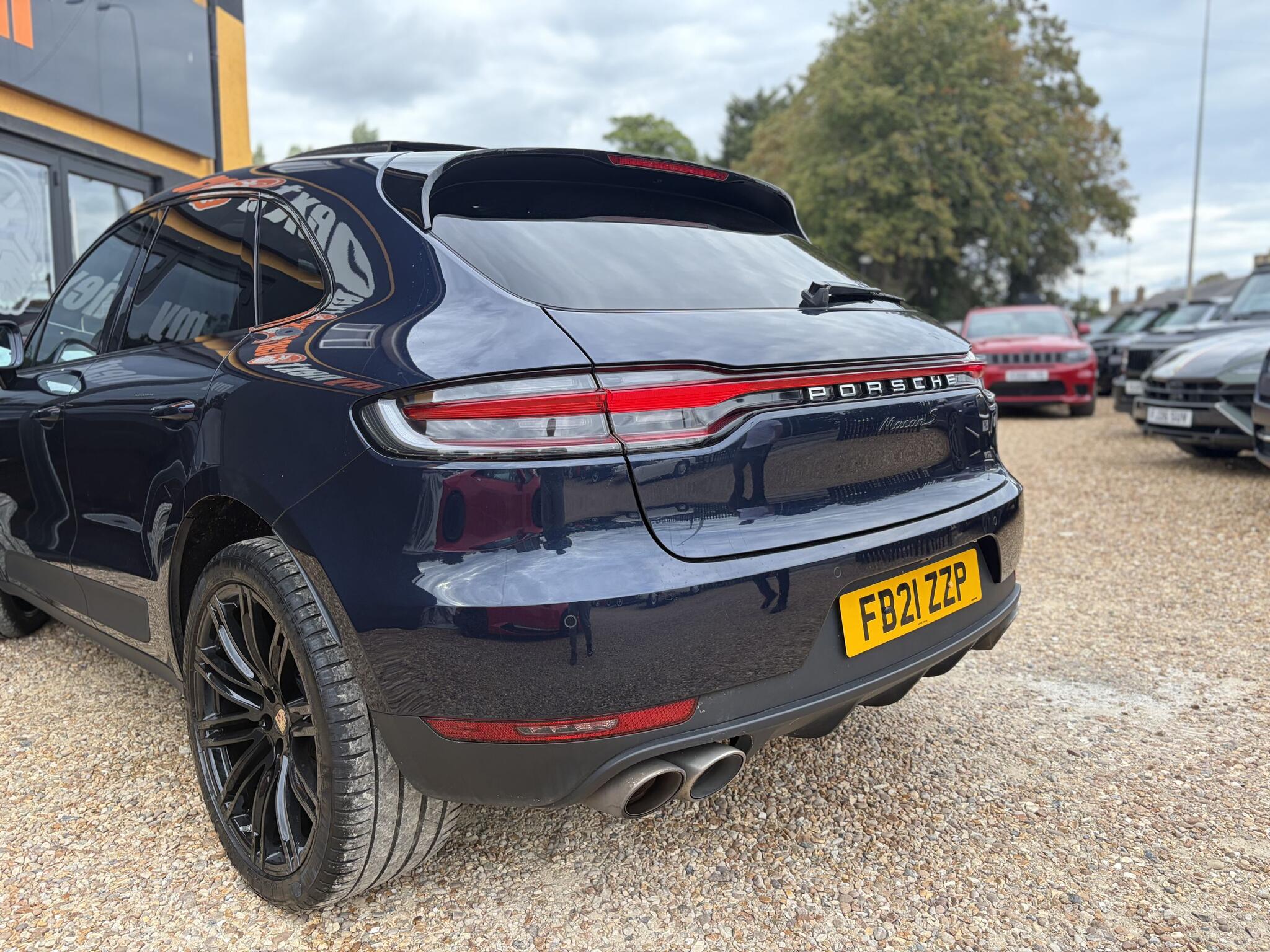 Porsche Macan view 6
