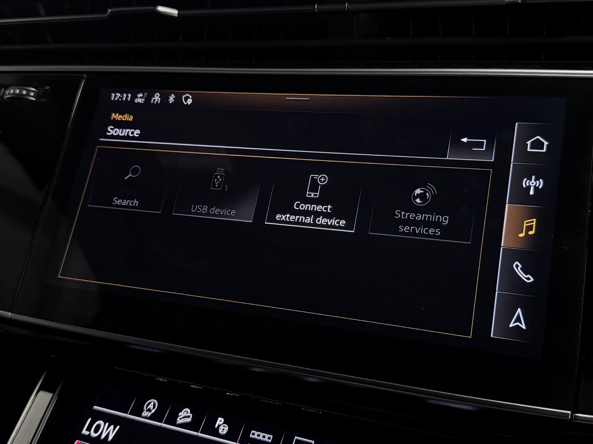 Audi Q7 view 44