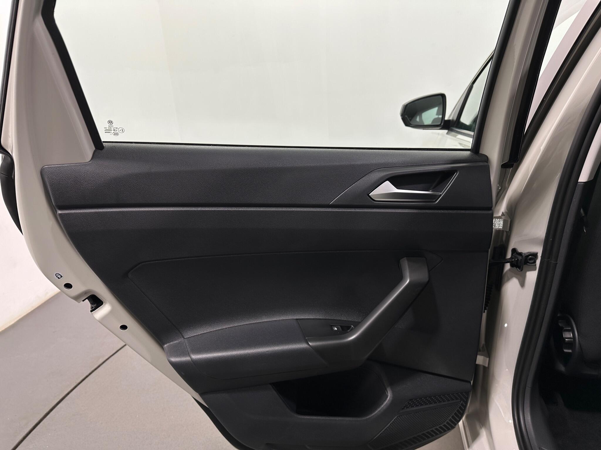 Volkswagen Polo view 38