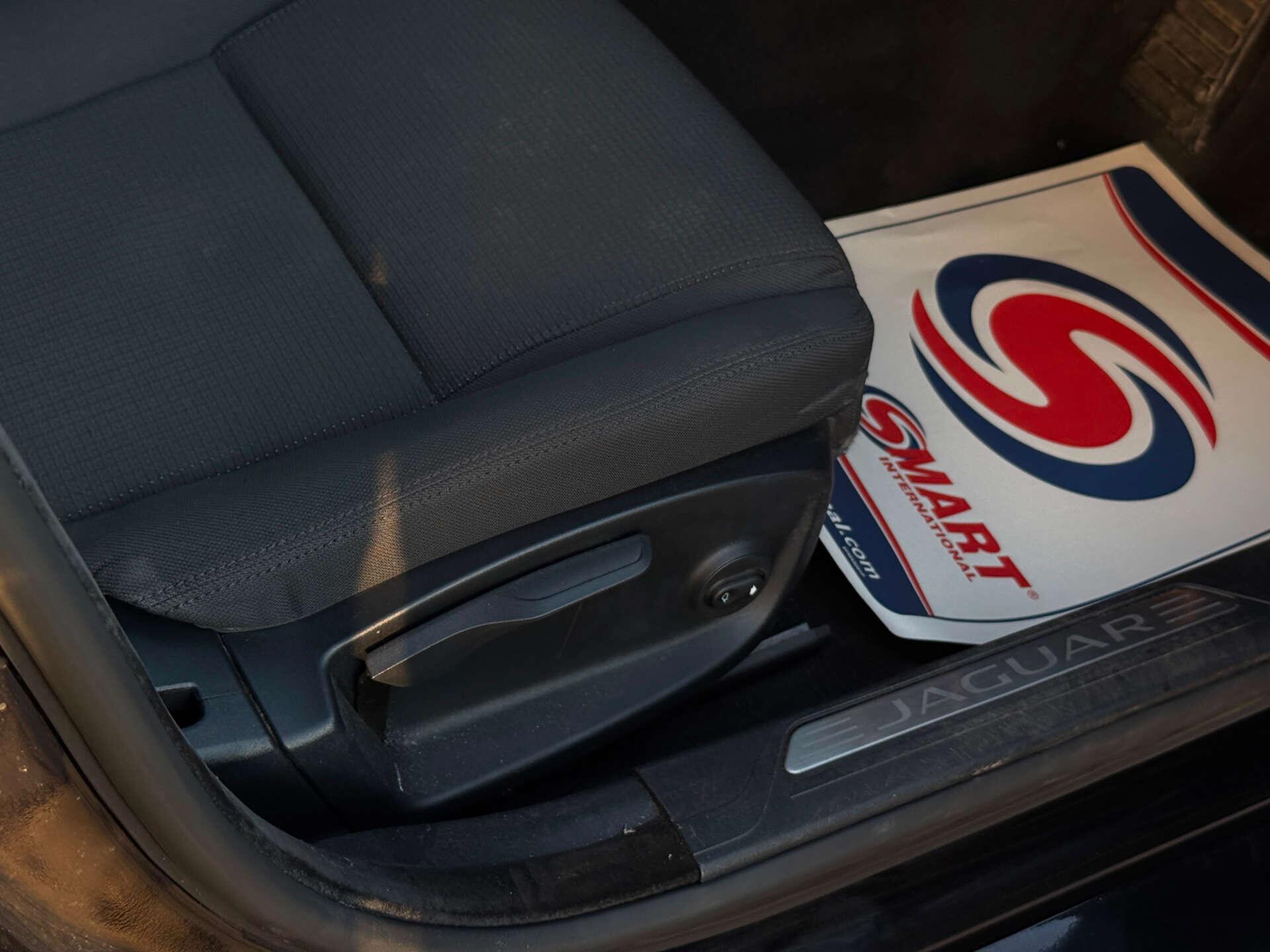Jaguar Xe view 21