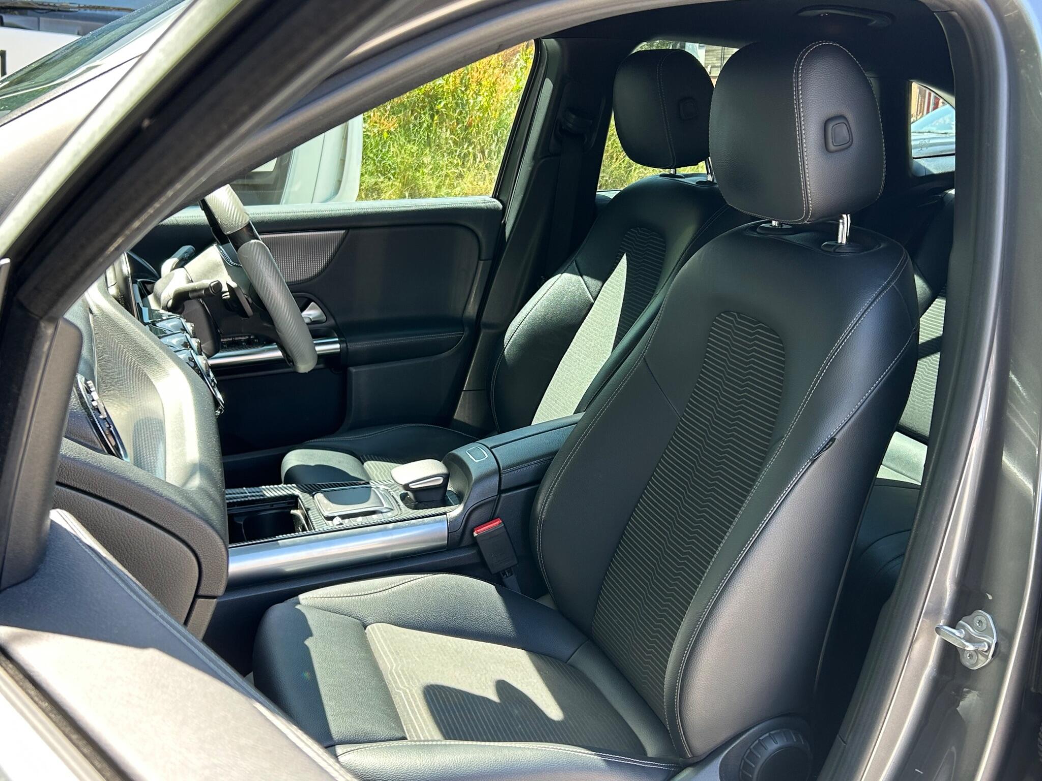 Mercedes-Benz Gla view 58