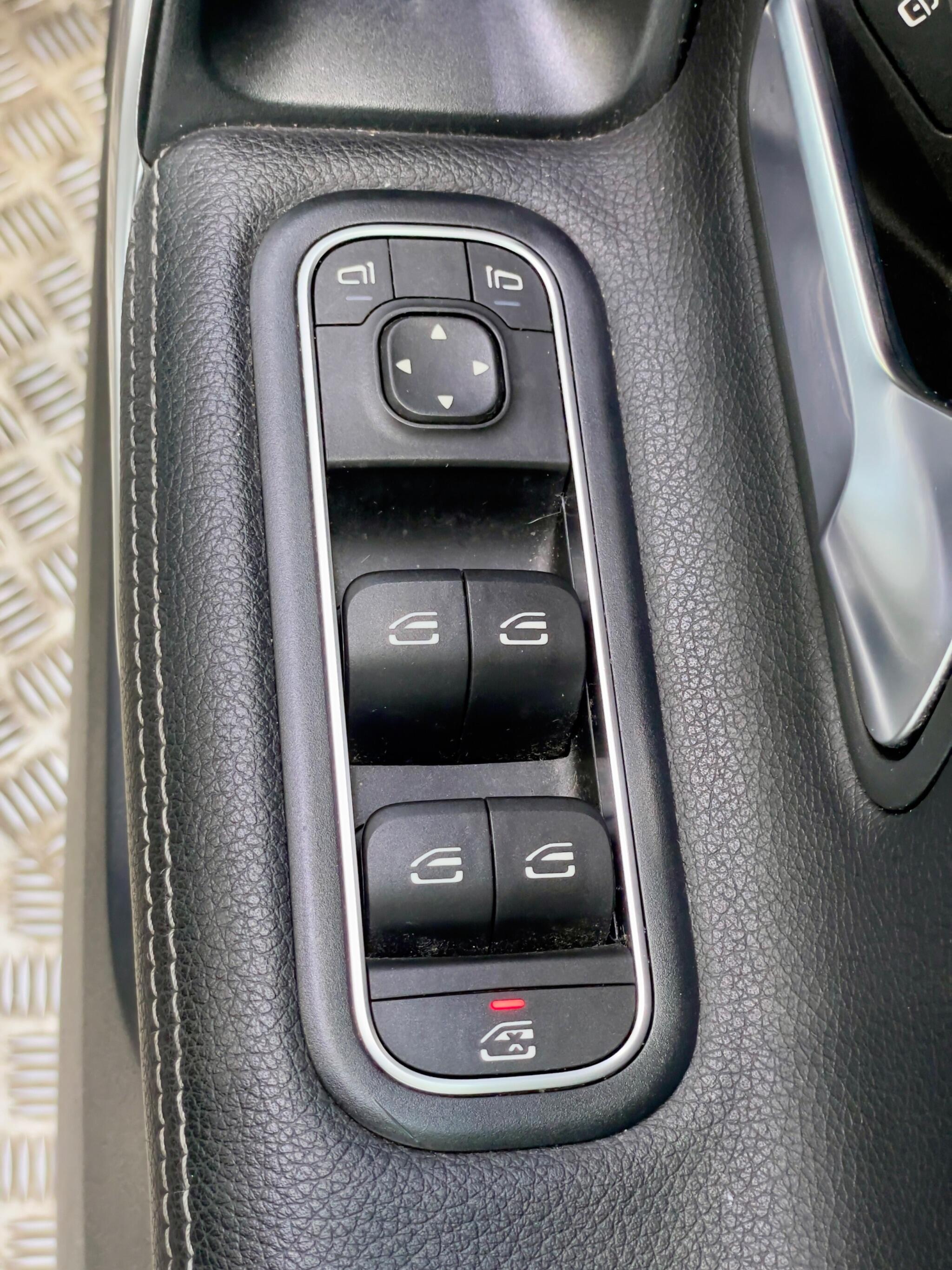Mercedes-Benz A-Class view 32
