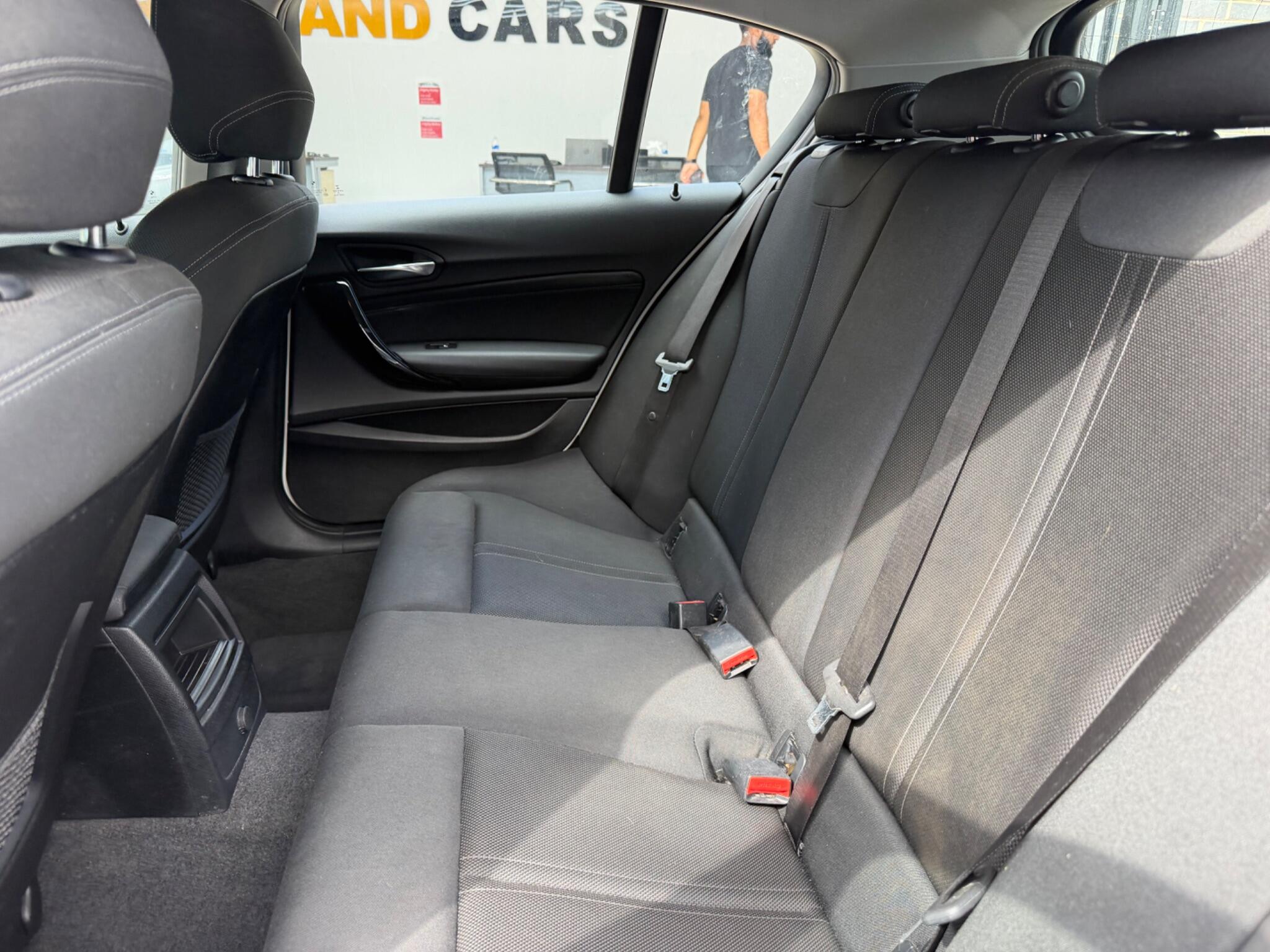 BMW 1 Series view 26