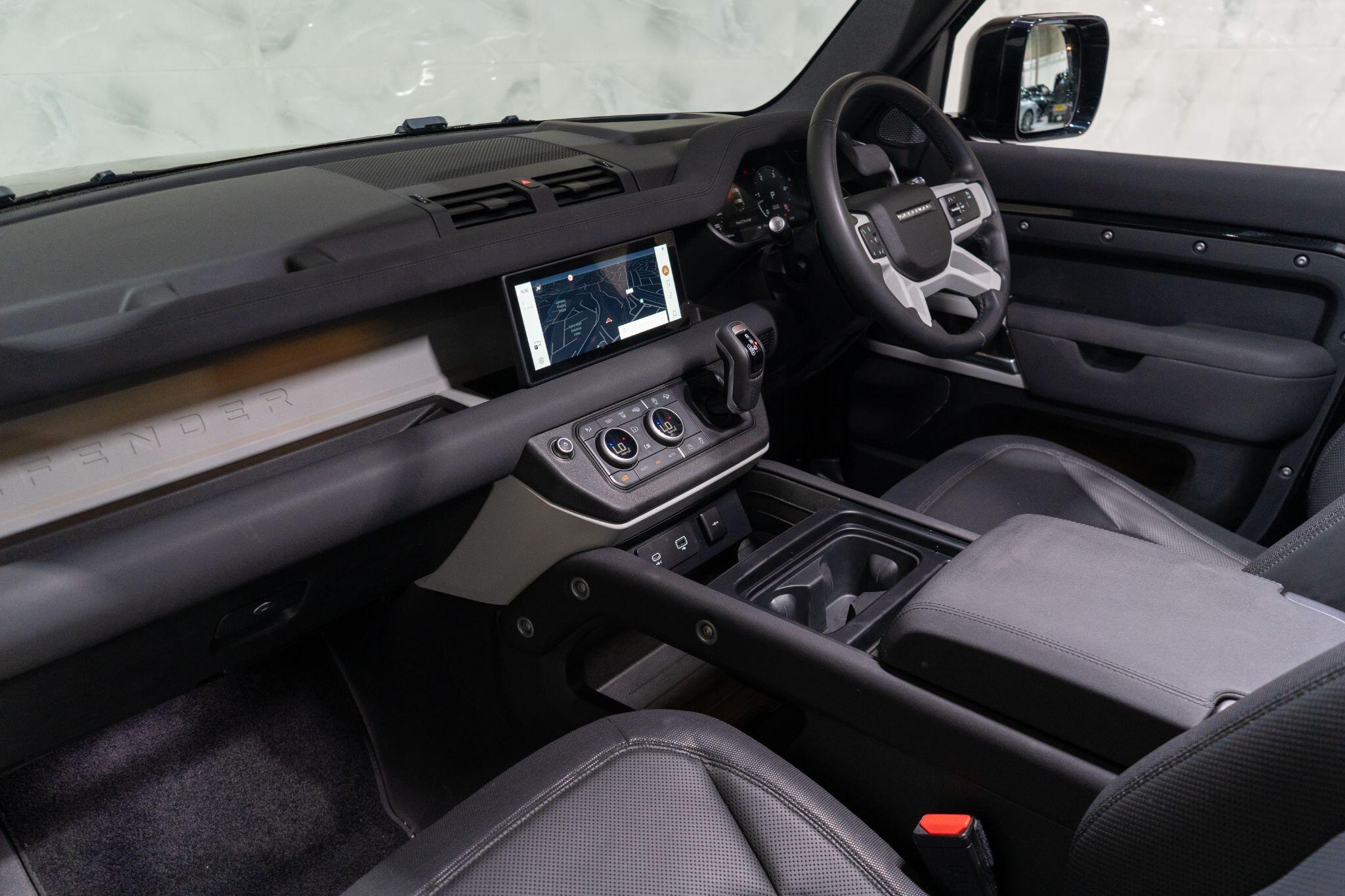 Land Rover Defender view 13