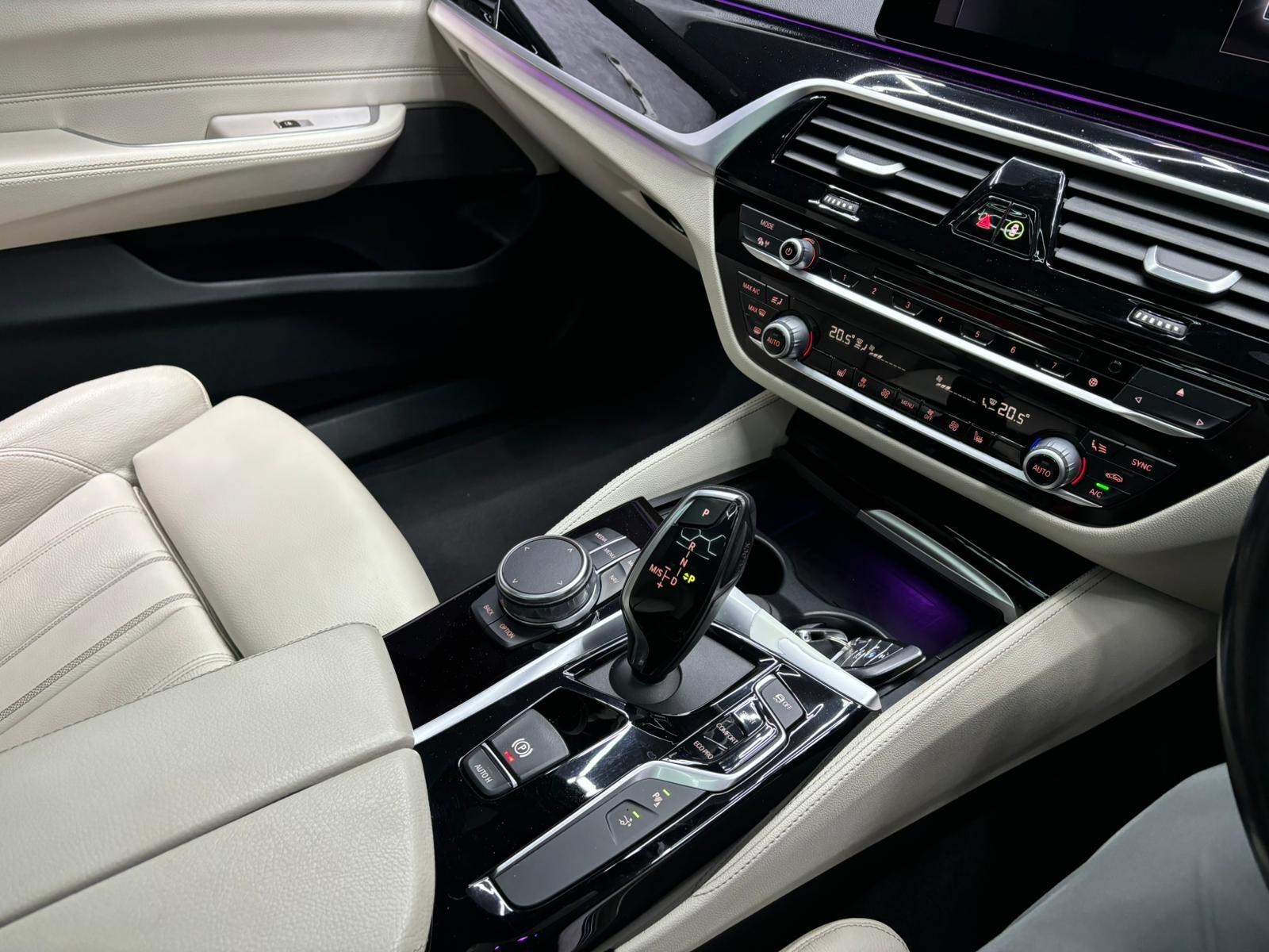 BMW 6 Series Gran Turismo view 10