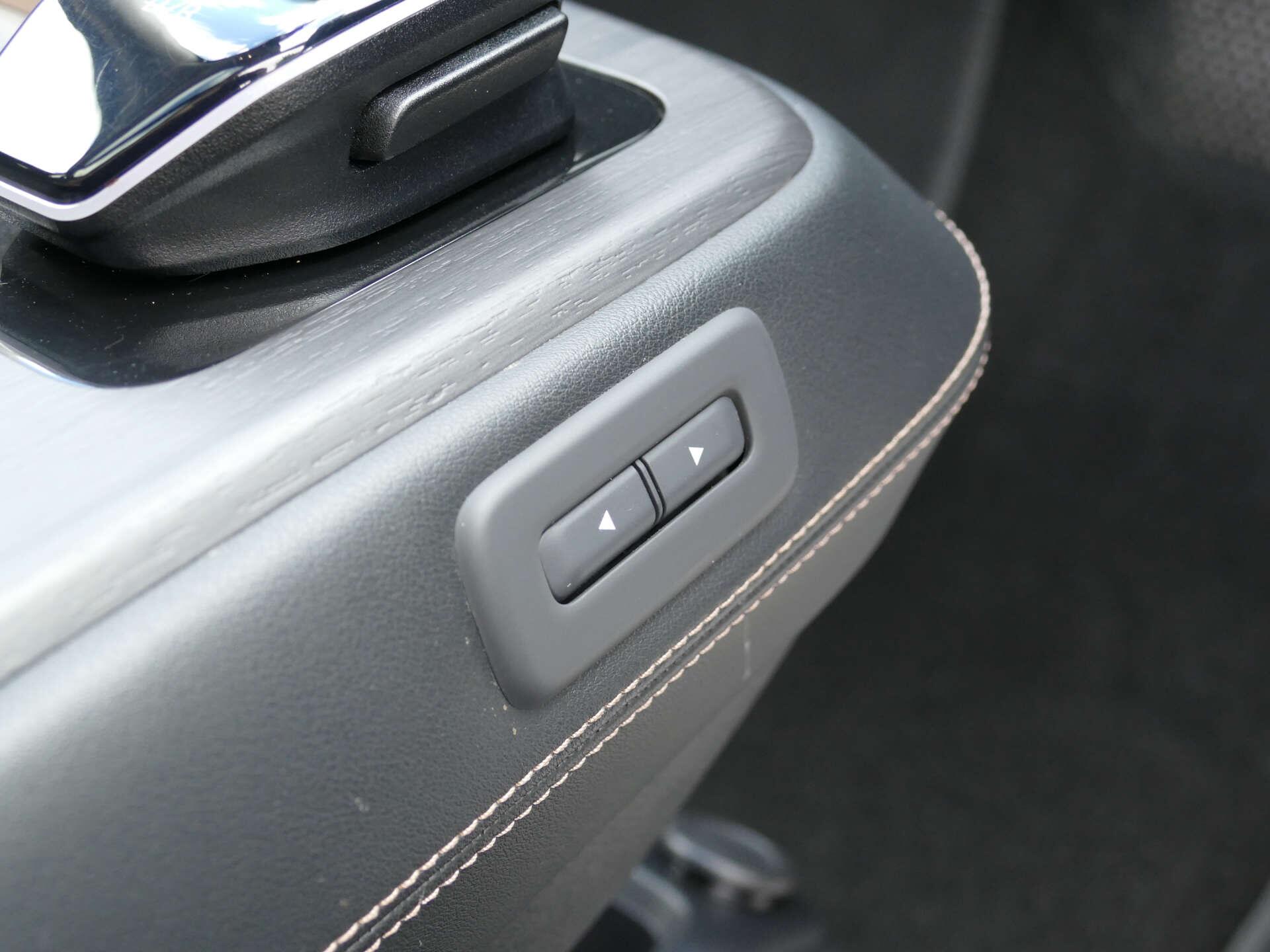 Nissan Ariya view 44