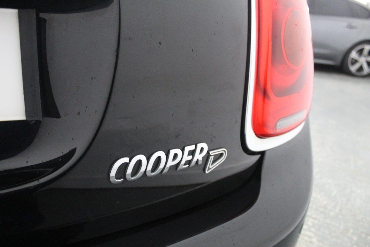 Mini Hatch view 15