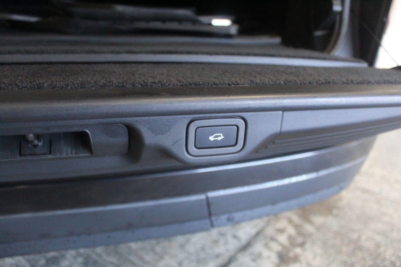 Land Rover Range Rover view 25