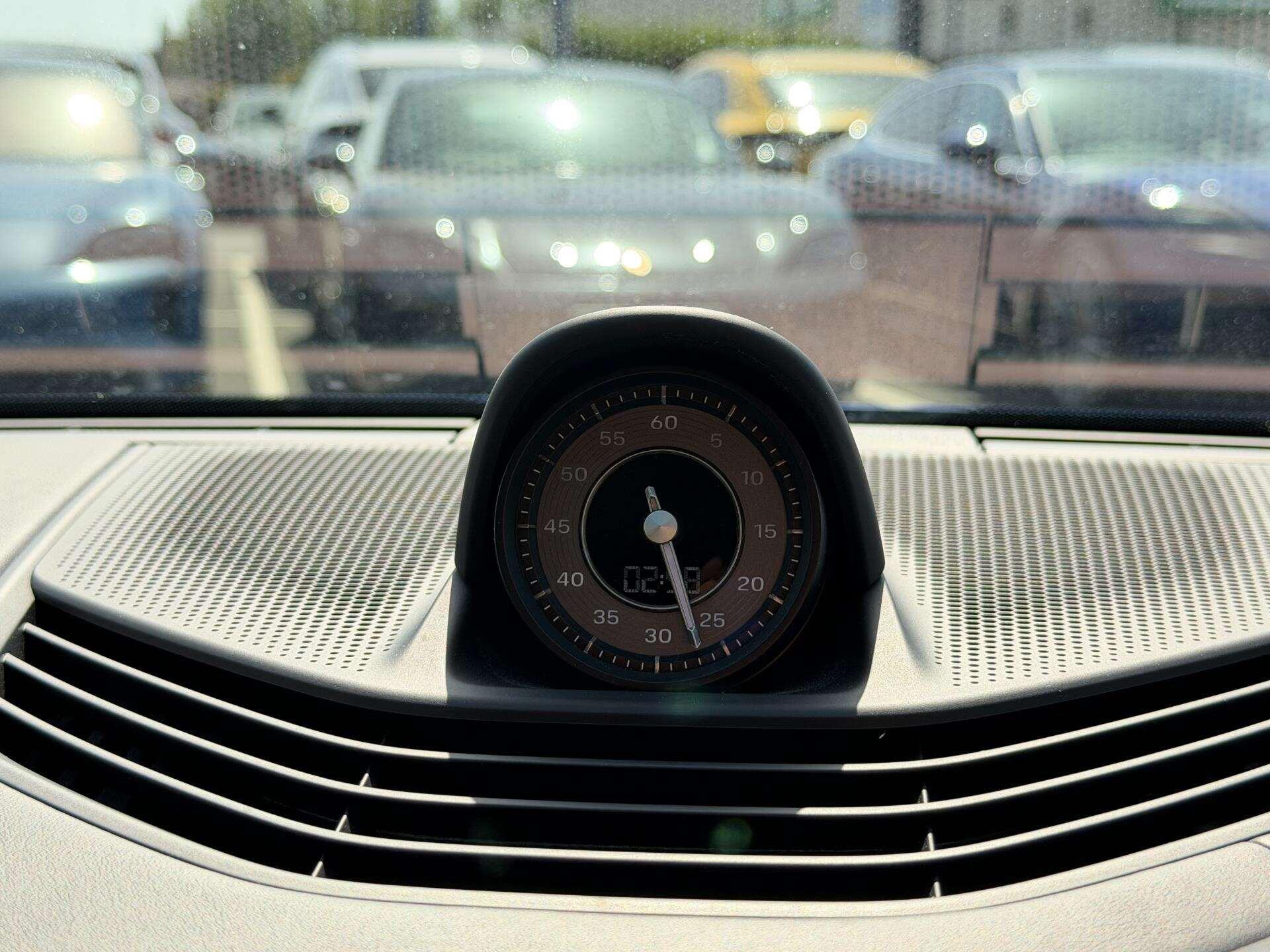 Porsche Taycan view 22