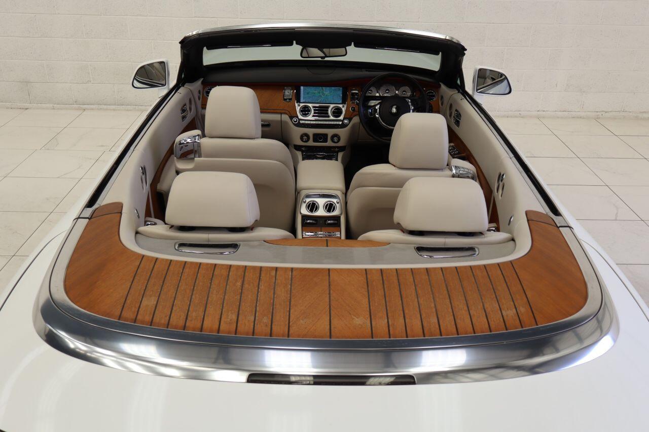 Rolls-Royce Dawn view 2