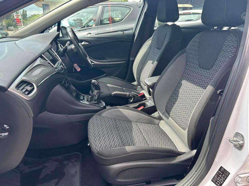 Vauxhall Astra view 18