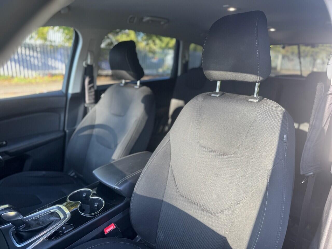 Ford S-Max view 14
