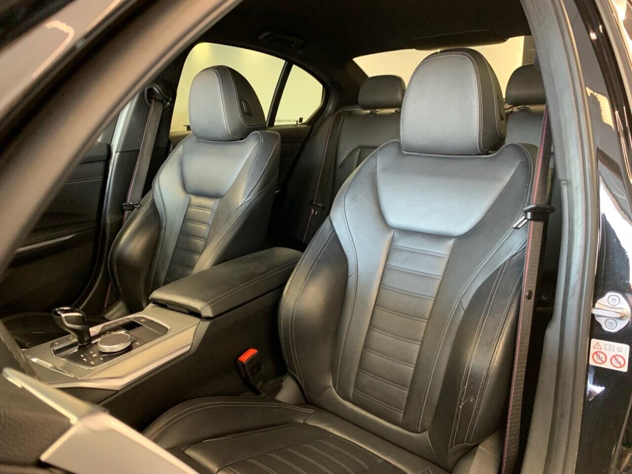 BMW 3 Series view 32