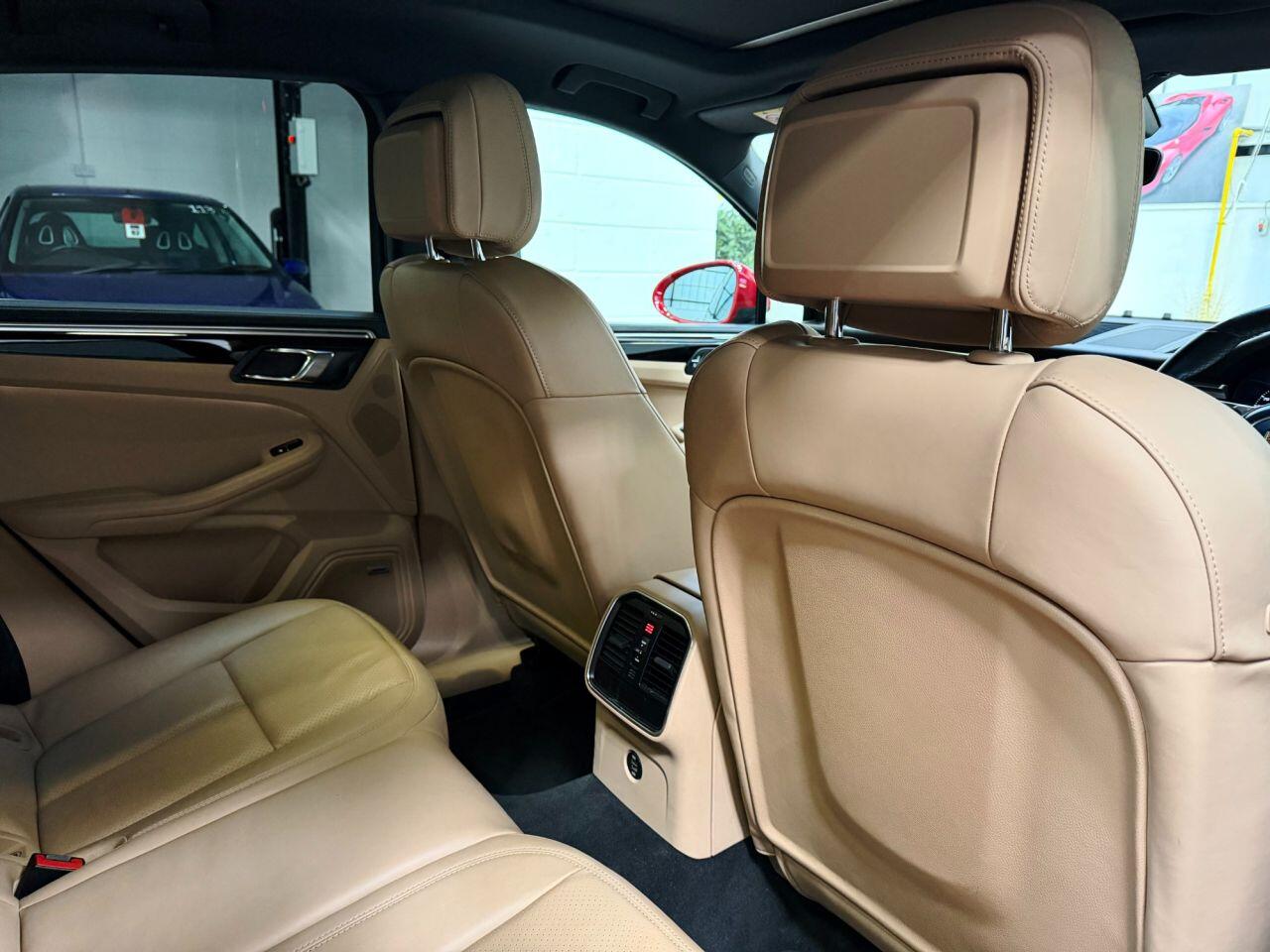 Porsche Macan view 27