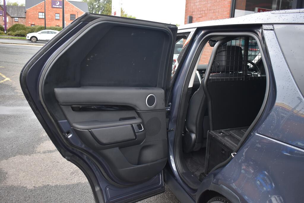 Land Rover Discovery 3 view 13