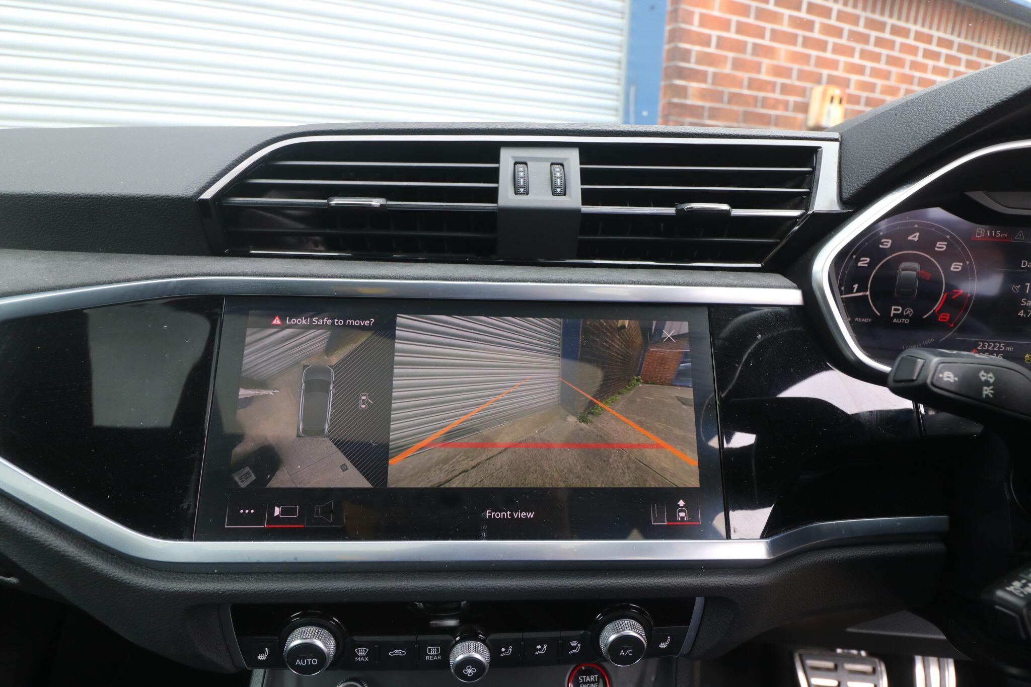 Audi RS Q3 view 16