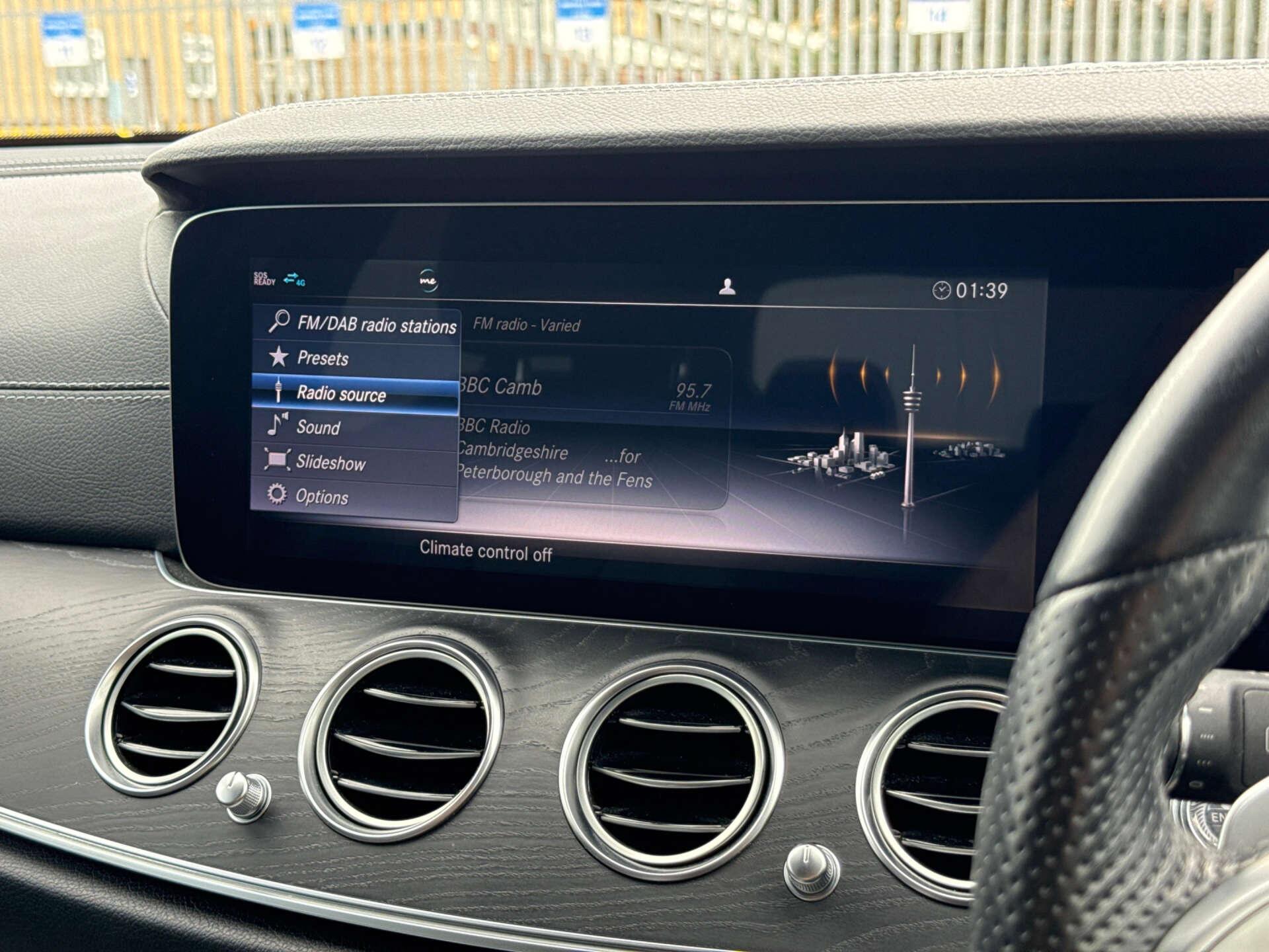 Mercedes-Benz E Class view 76