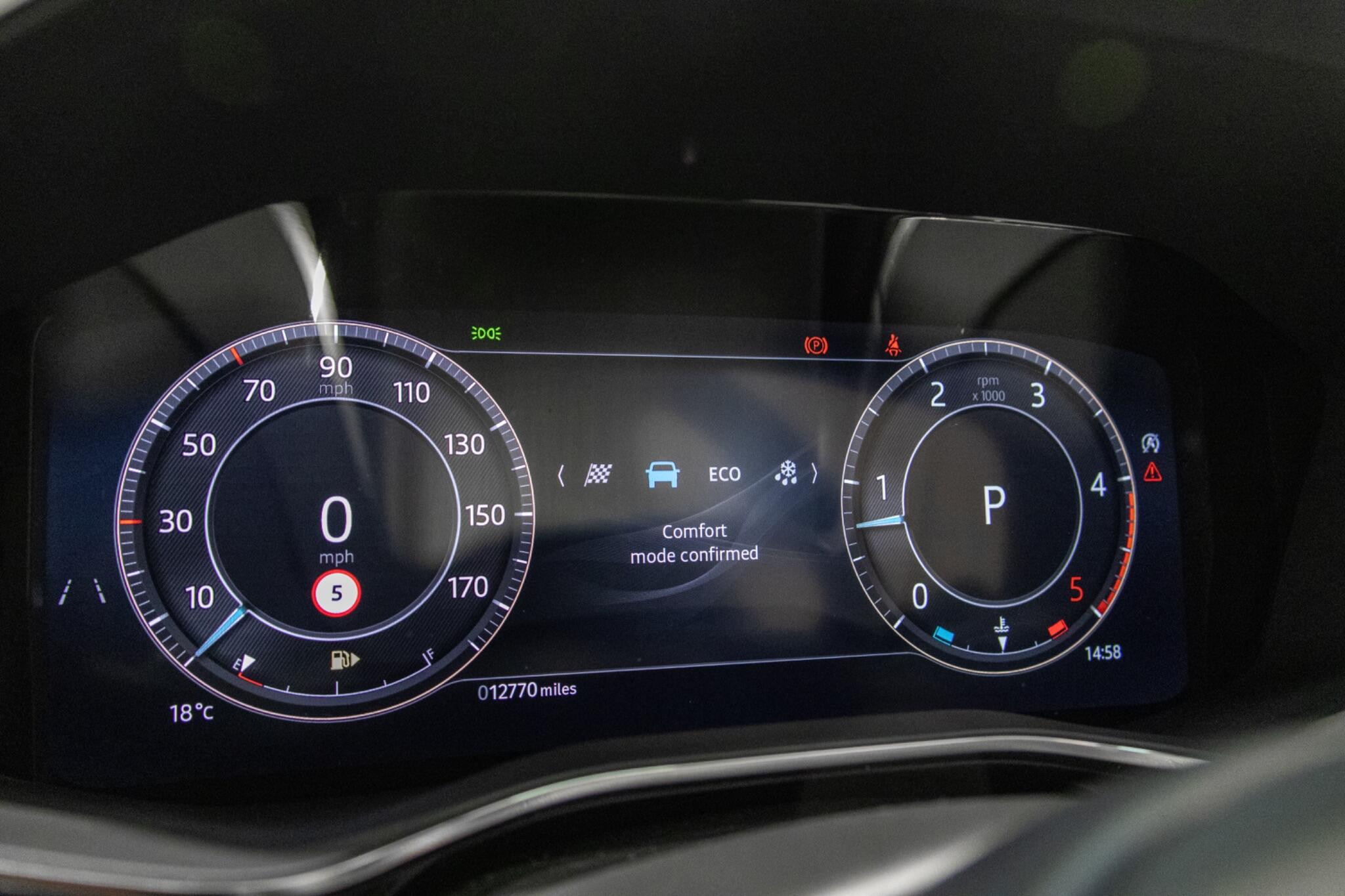 Jaguar XF view 32