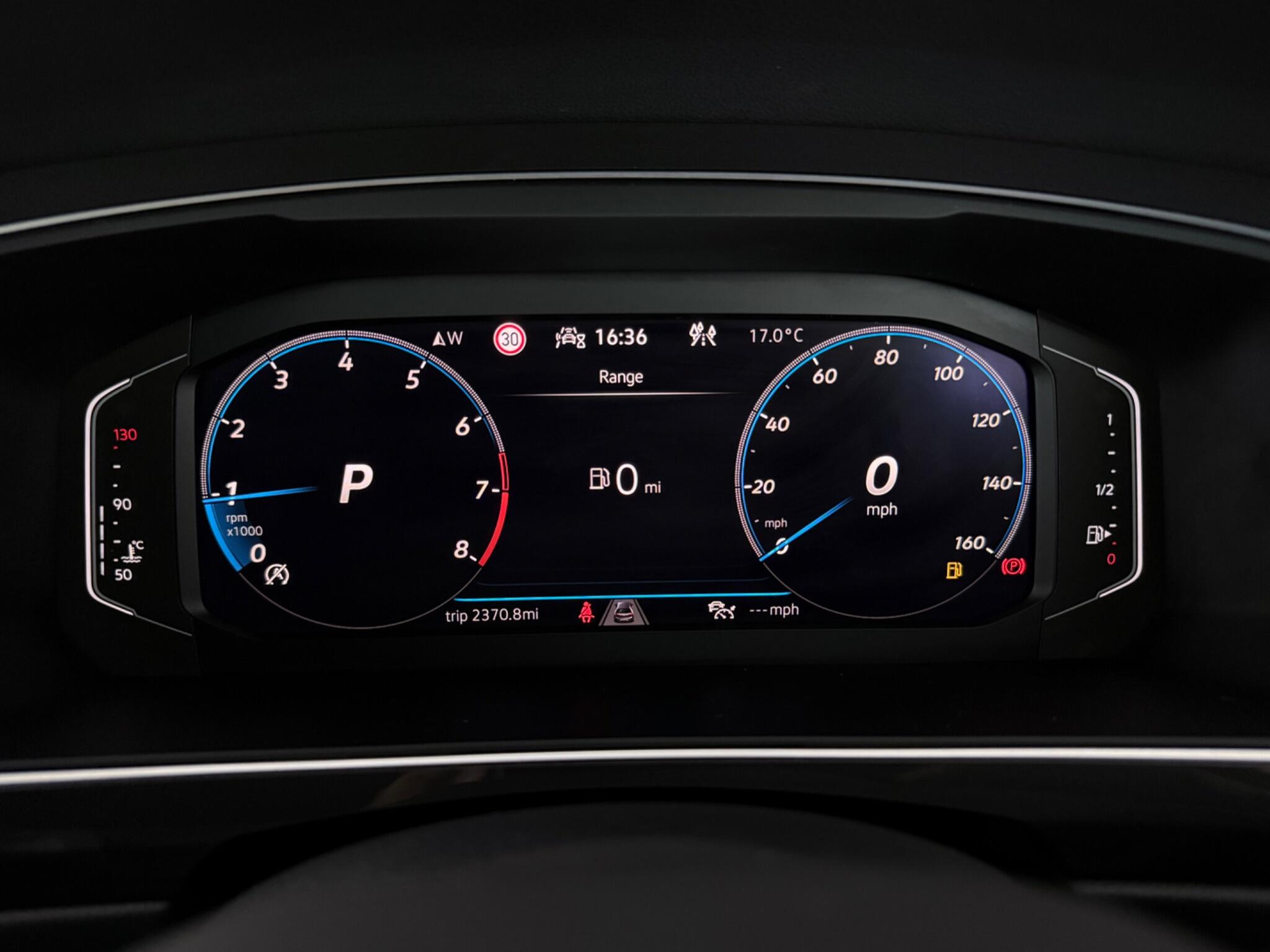 Volkswagen Tiguan view 13