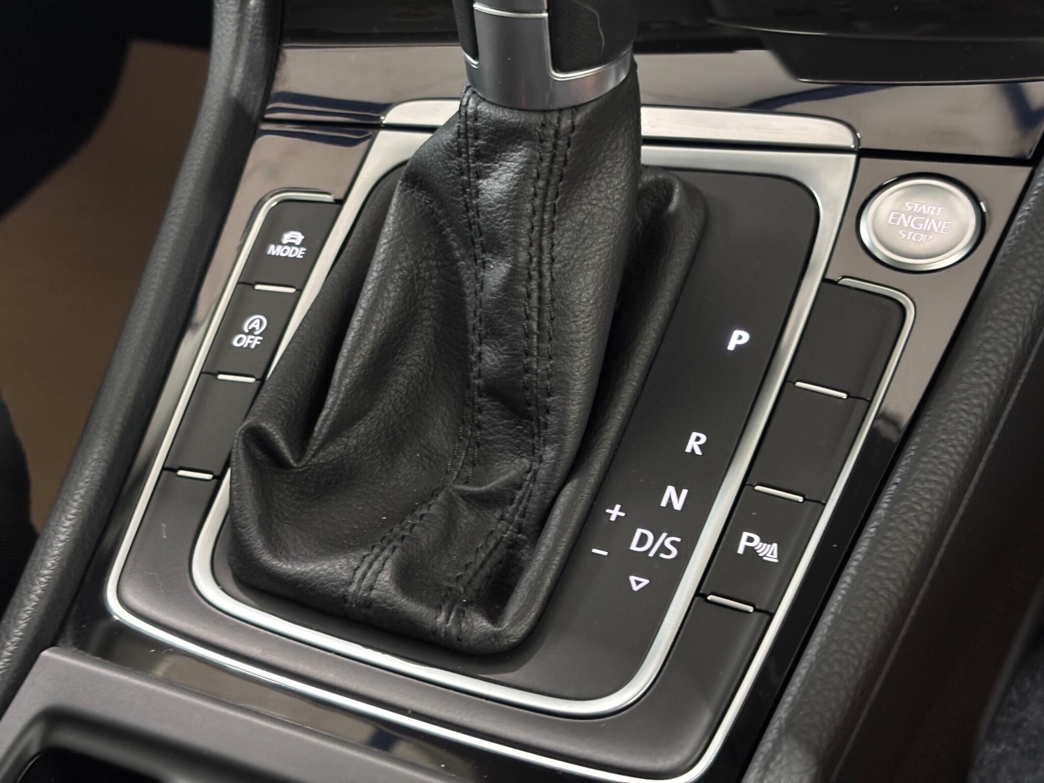 Volkswagen Golf view 35