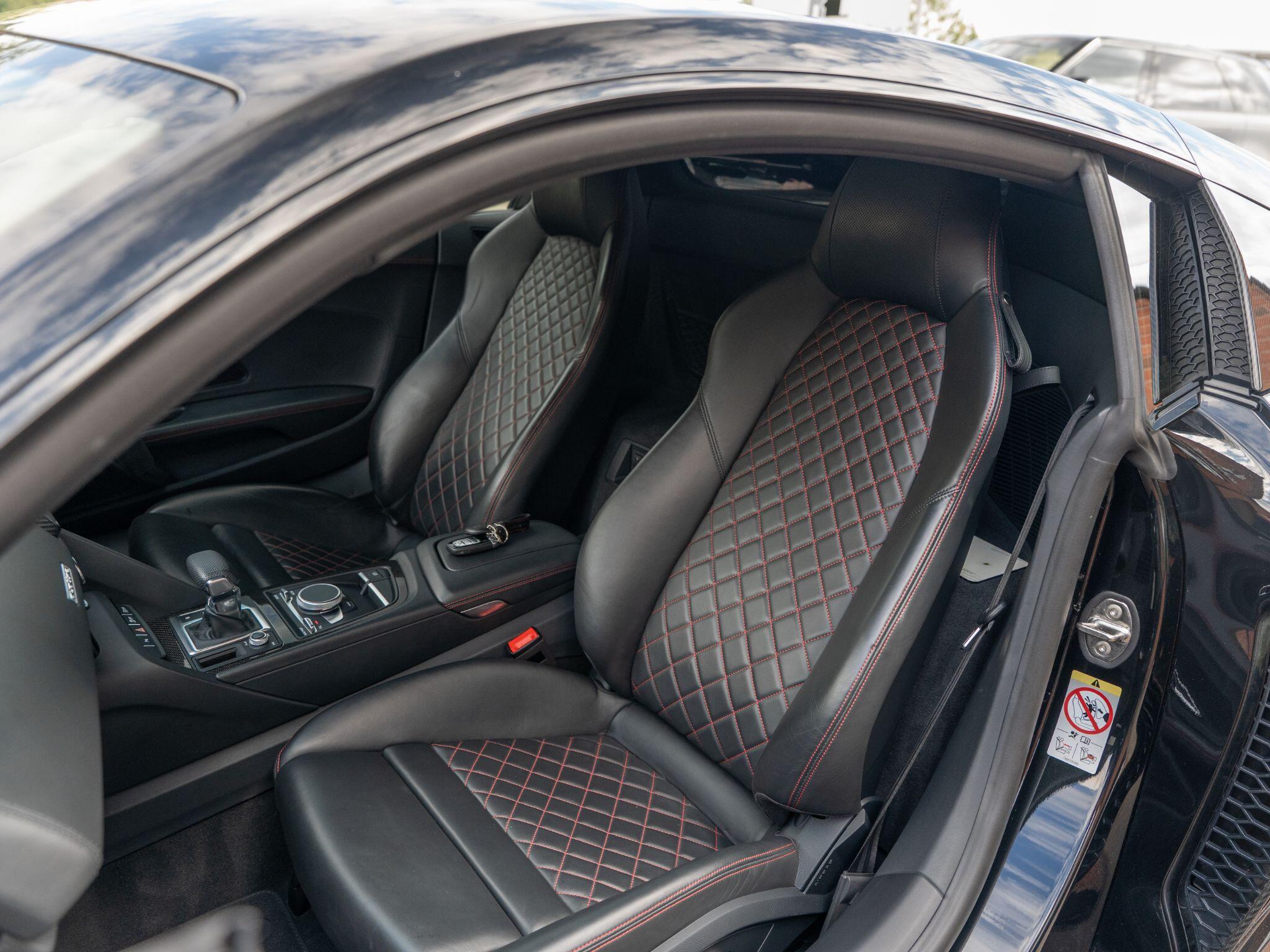 Audi R8 view 48