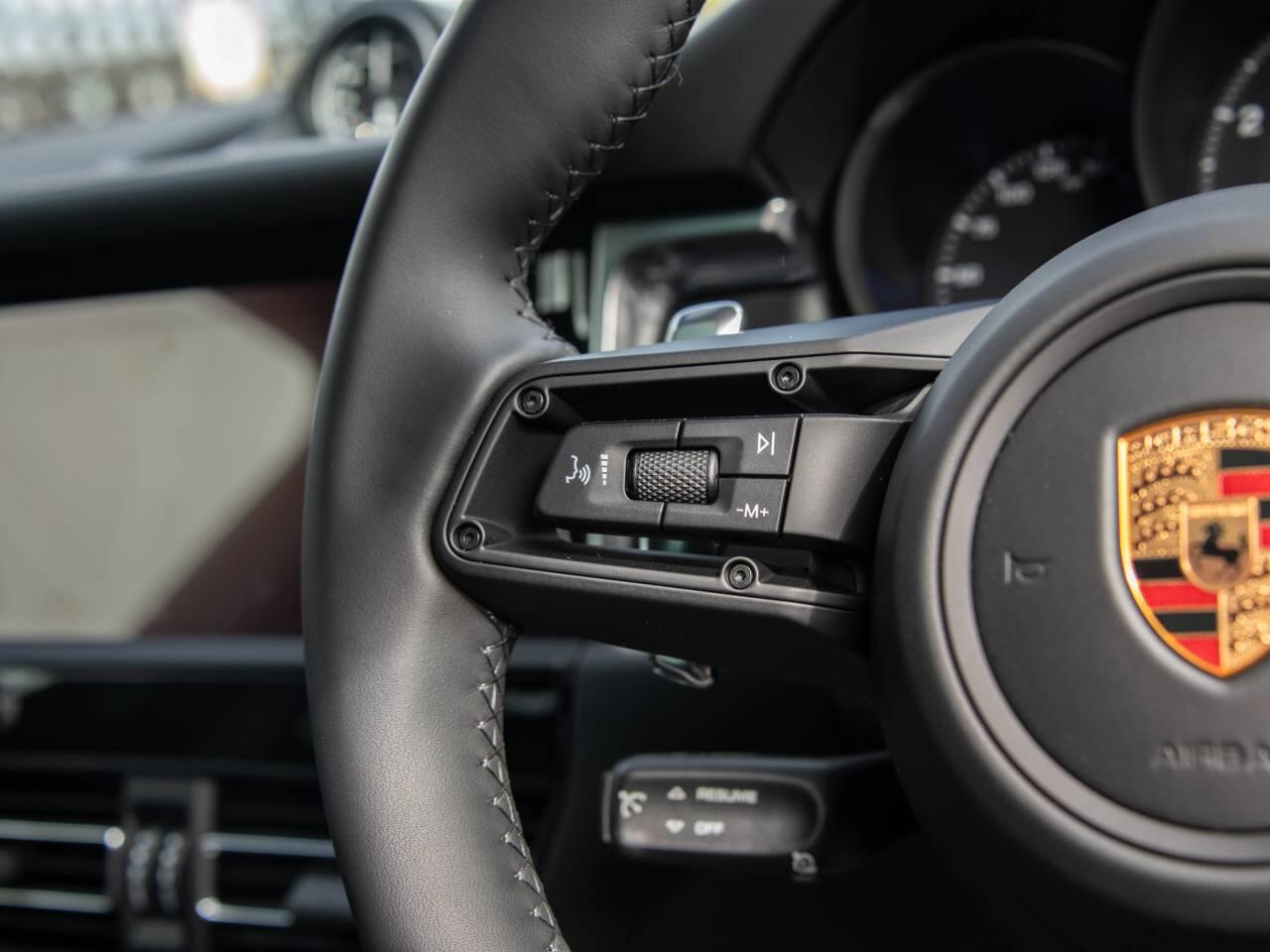 Porsche Macan view 50