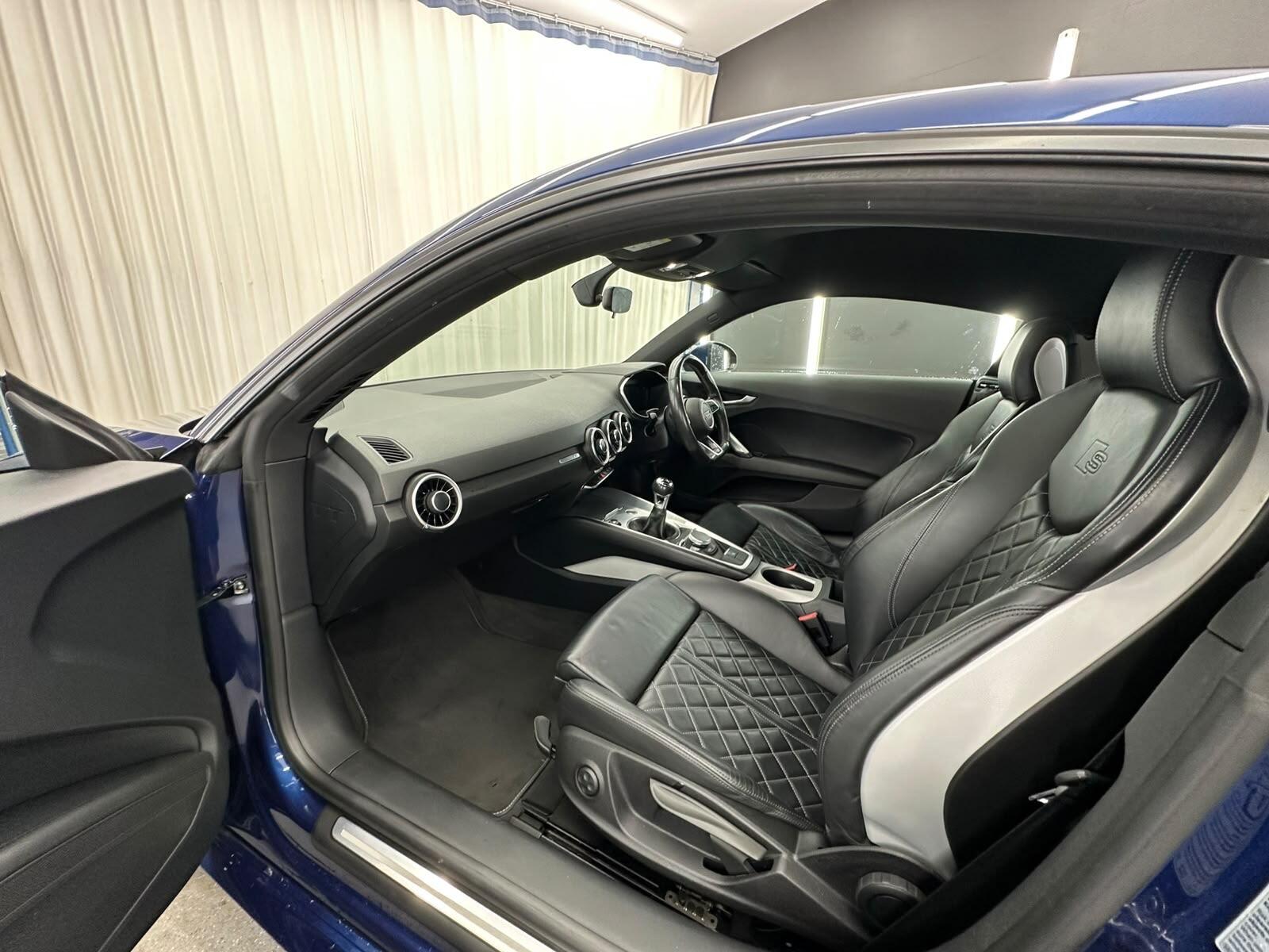 Audi TT view 29
