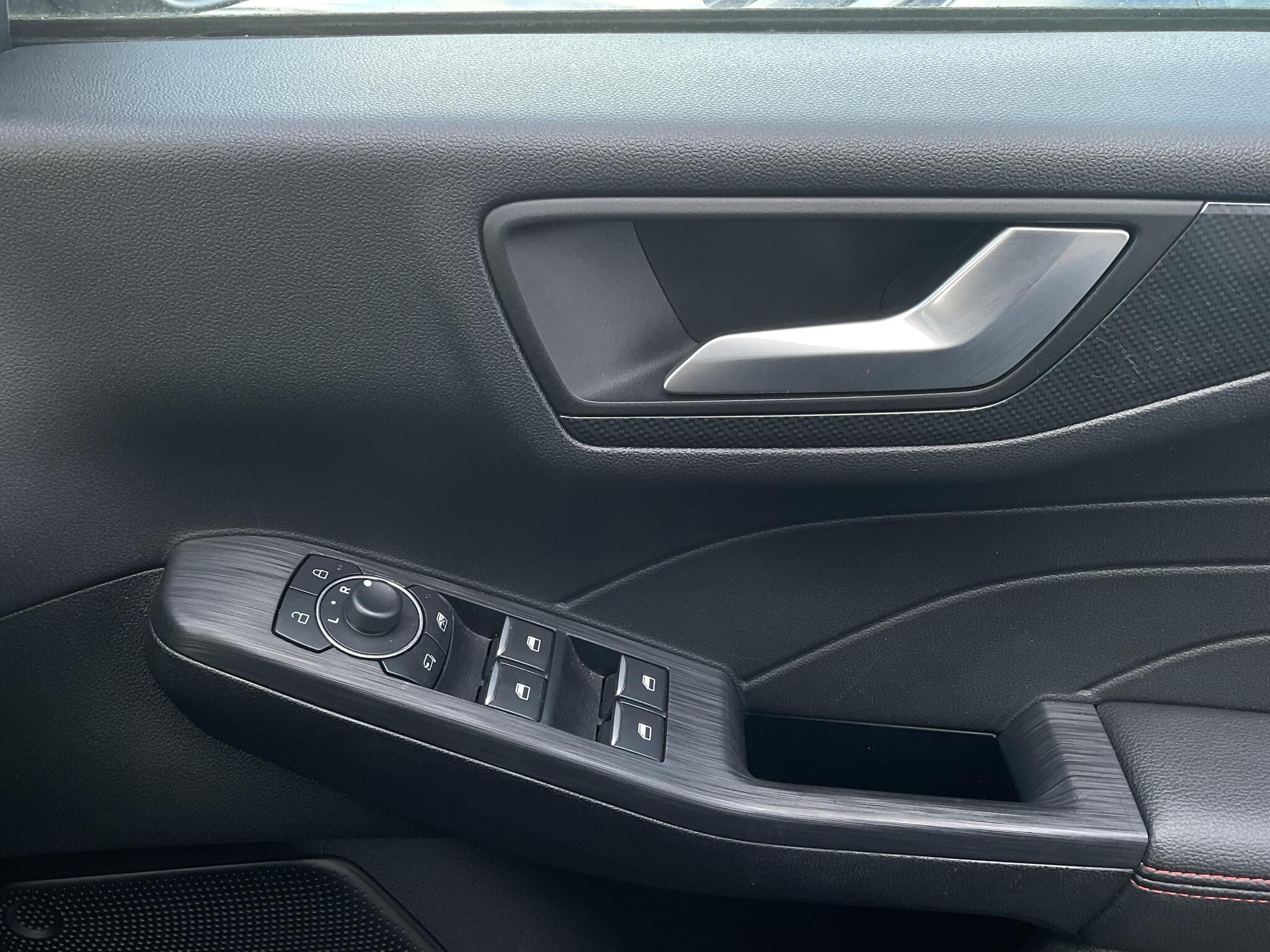 Ford Kuga view 25