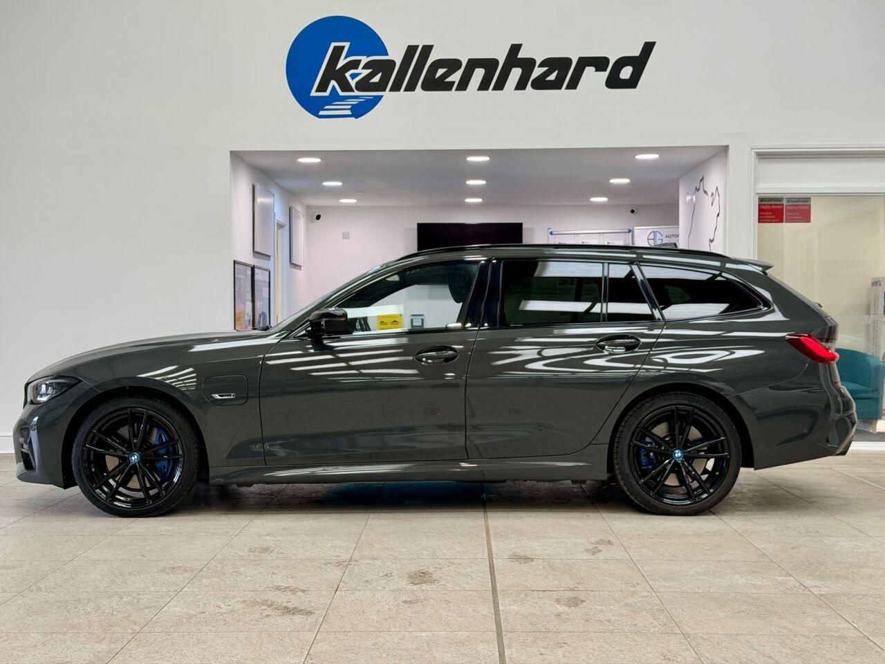 BMW 3 Series view 2