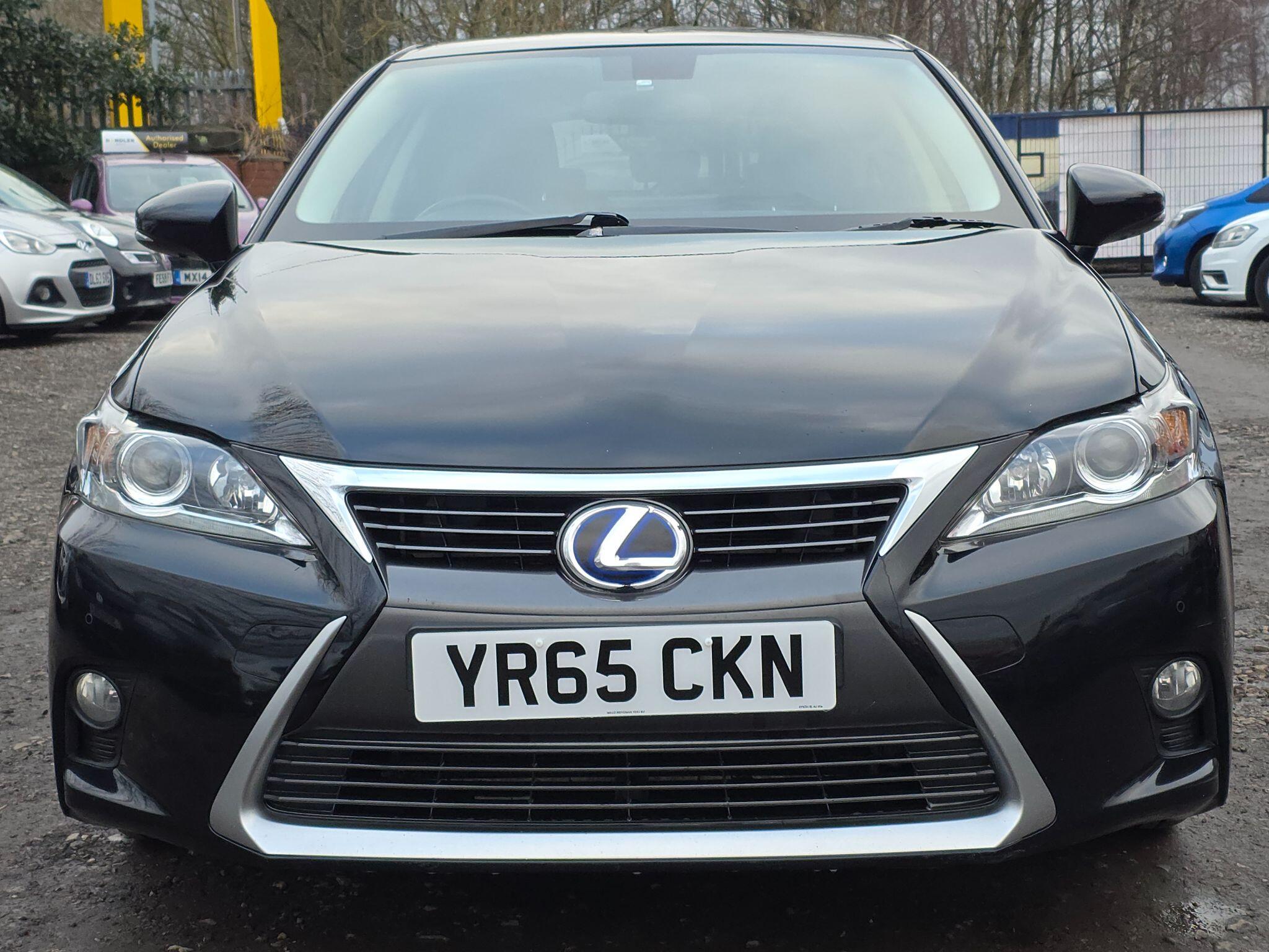2015 Lexus CT image 2