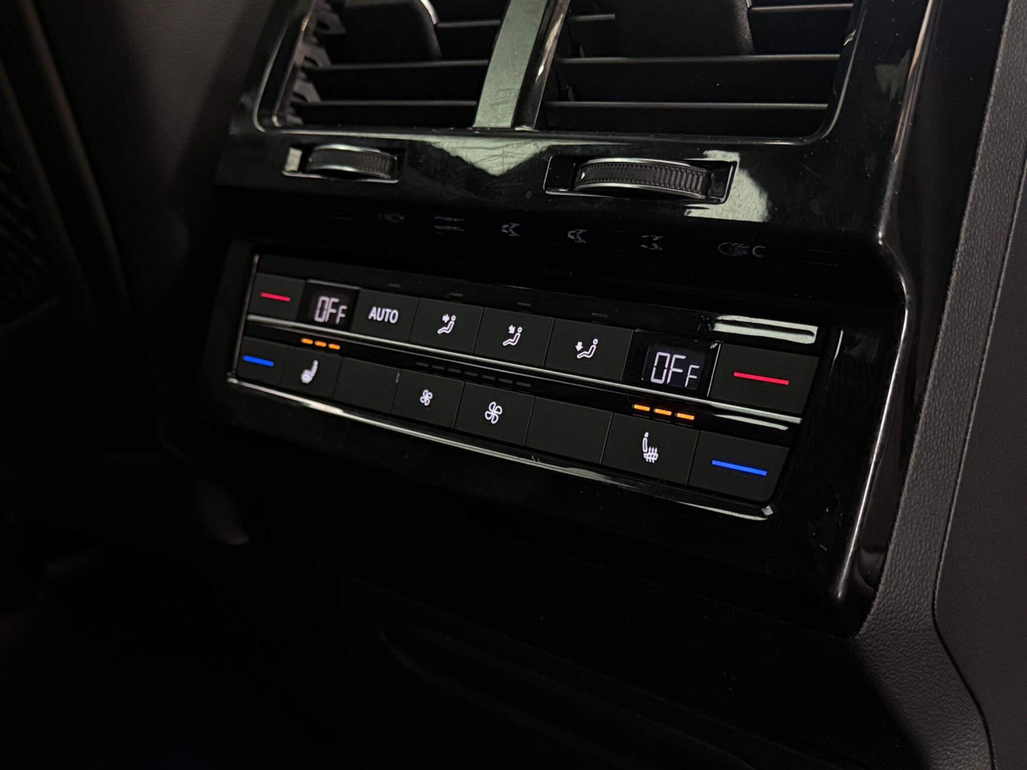 Volkswagen Touareg view 41