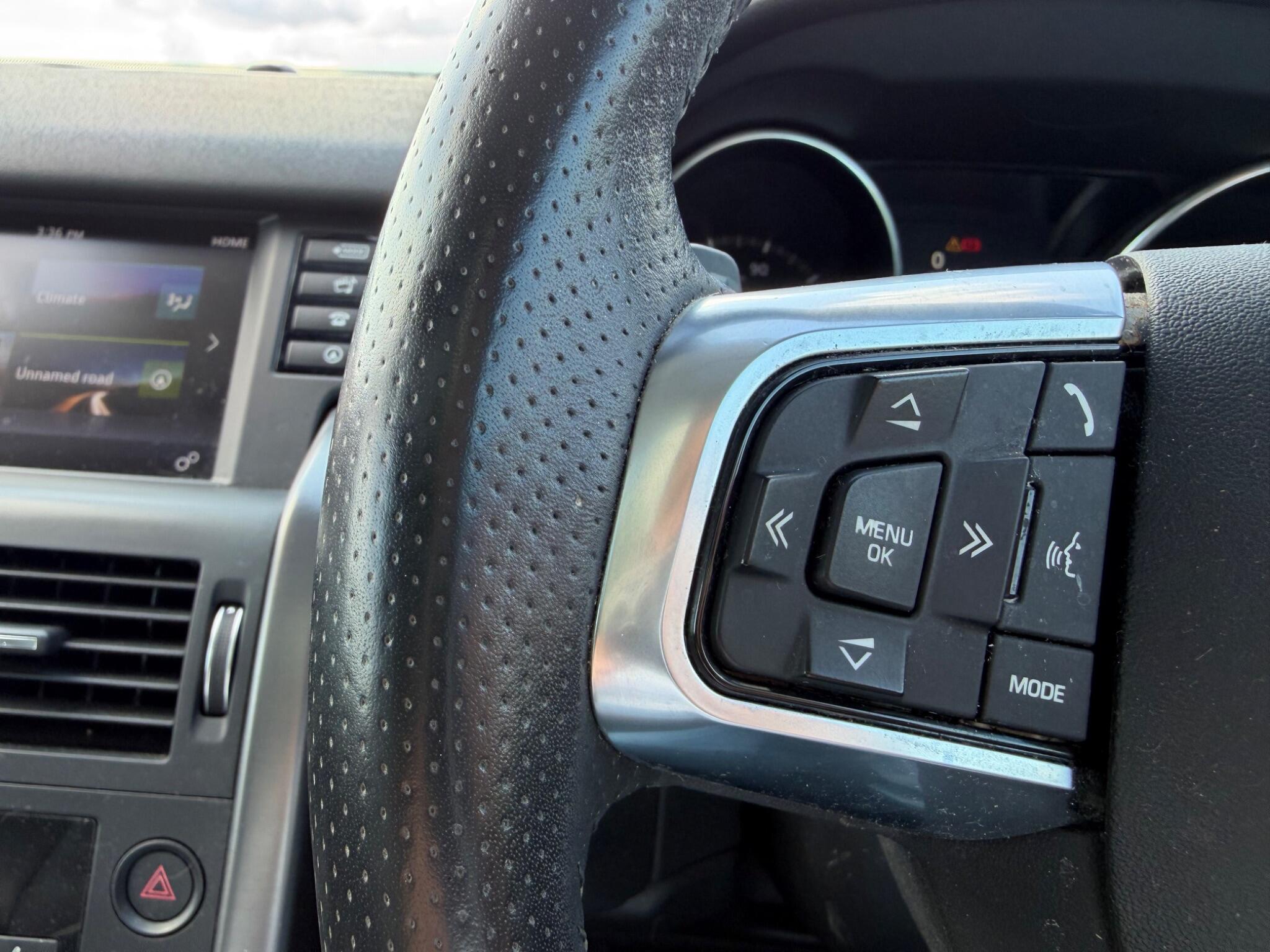 Land Rover Discovery Sport view 25
