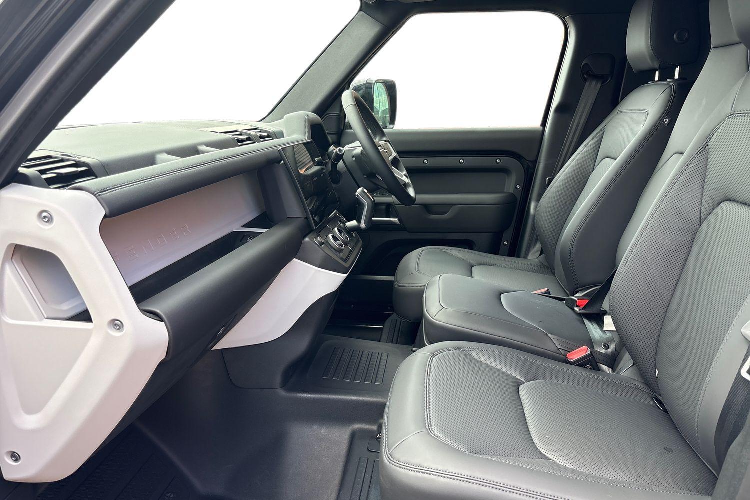Land Rover Defender view 3