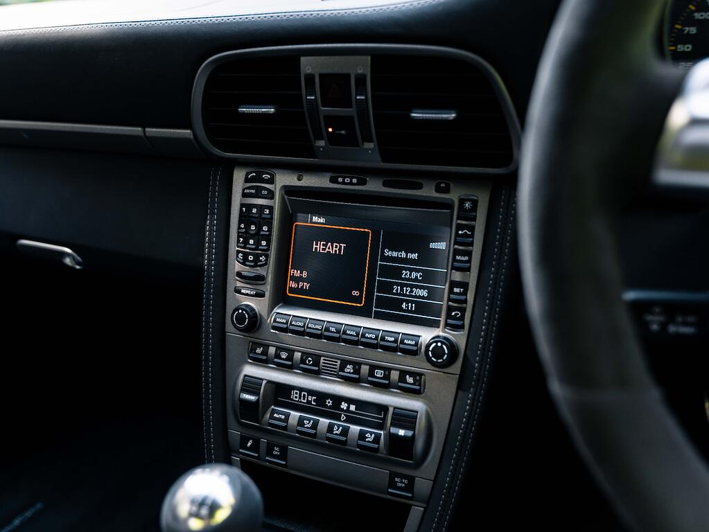Porsche 911 view 11