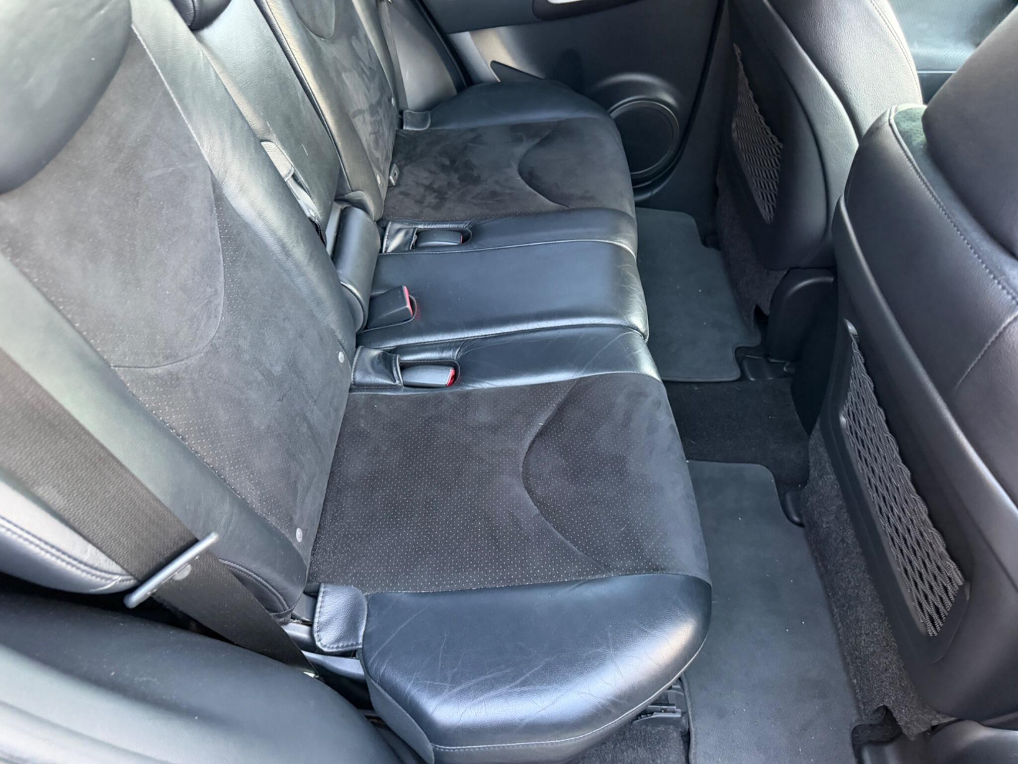 Toyota Rav4 view 11