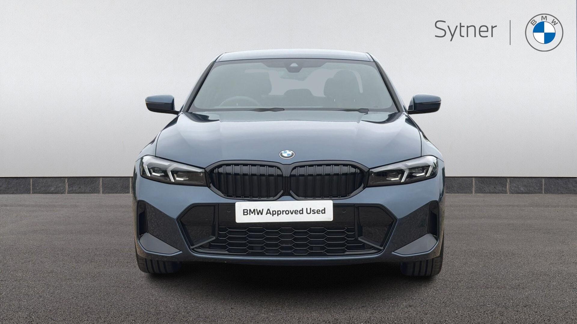 BMW 3 Series view 16