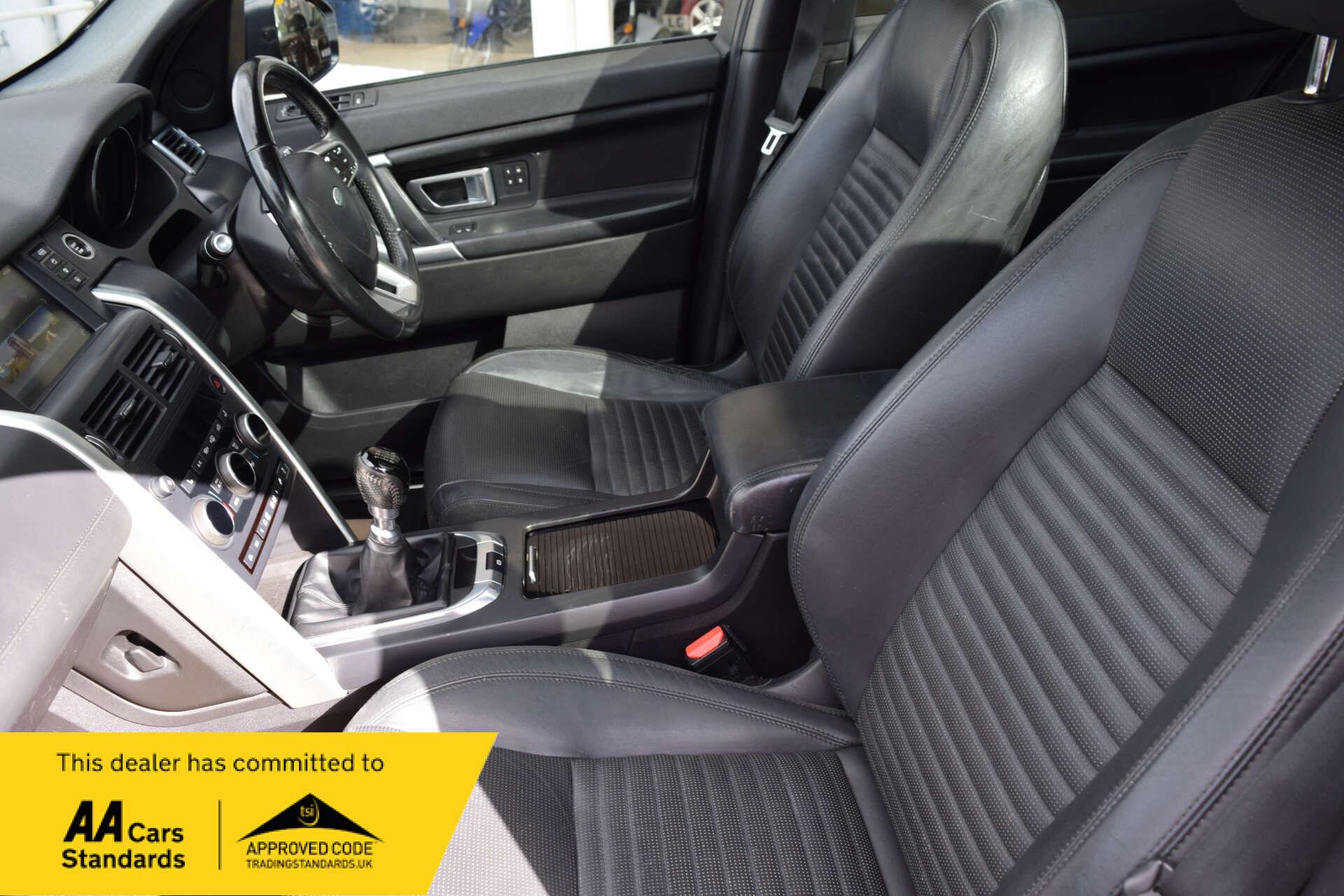 Land Rover Discovery Sport view 24
