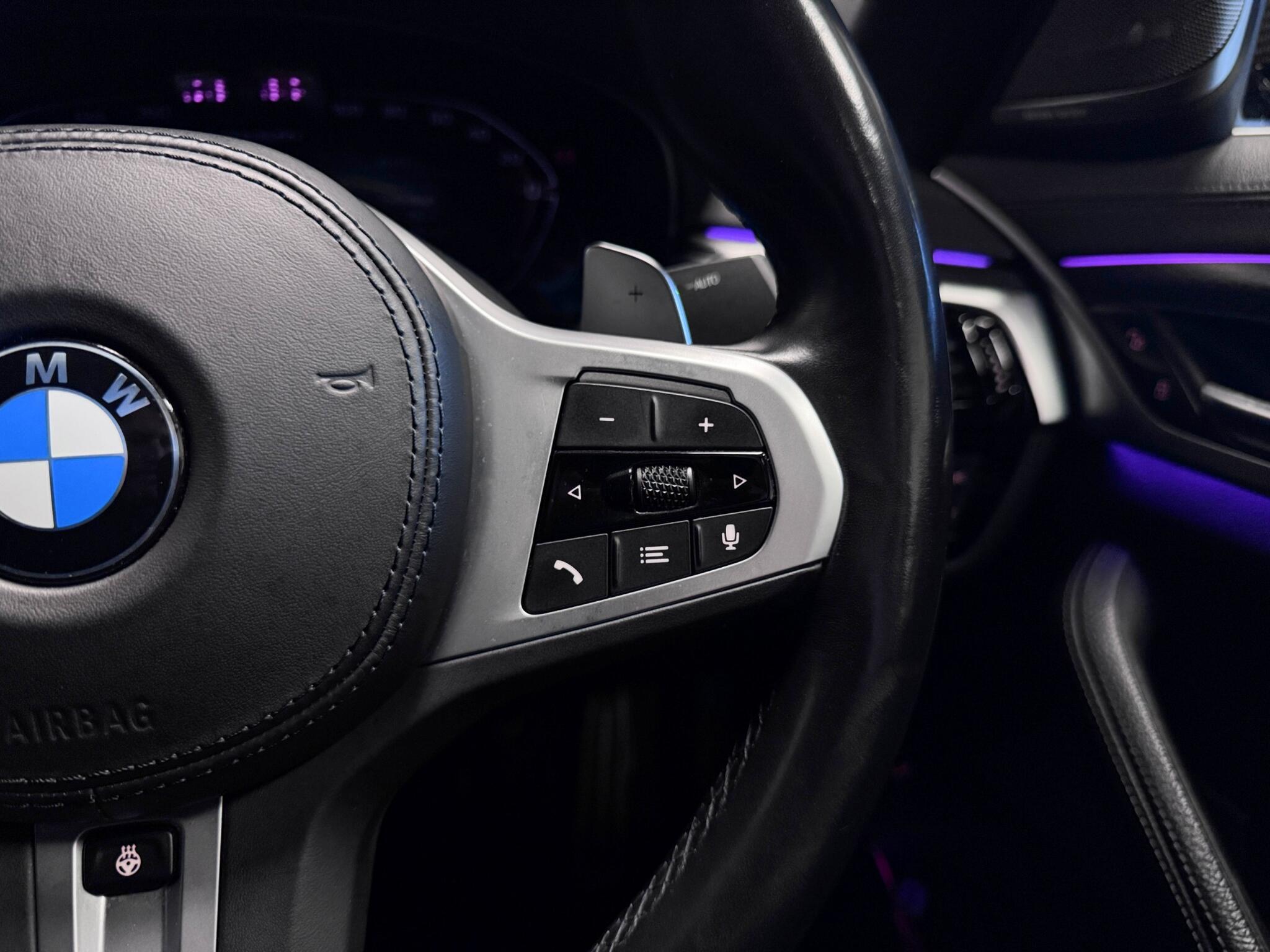 BMW 5 Series view 9