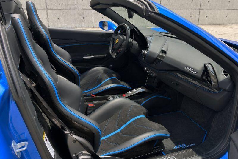 Ferrari 488 view 15