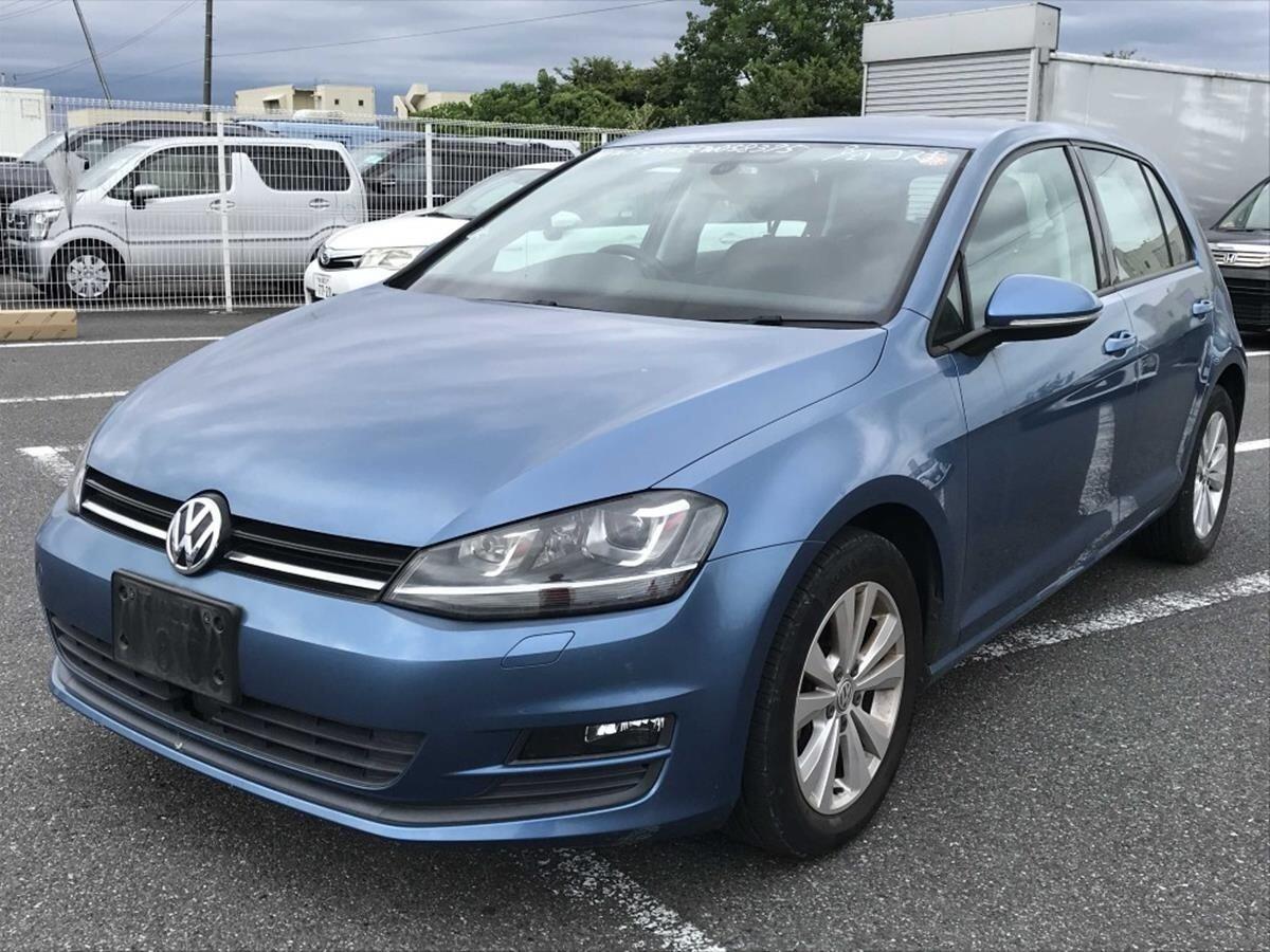 Volkswagen Golf view 4