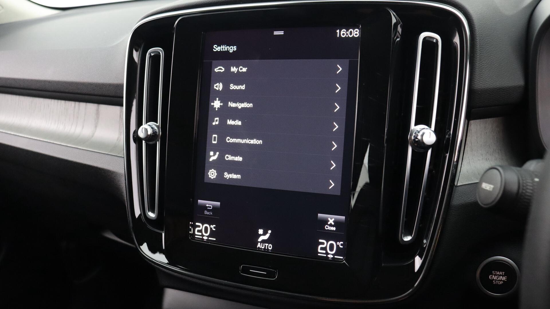 Volvo XC40 view 36