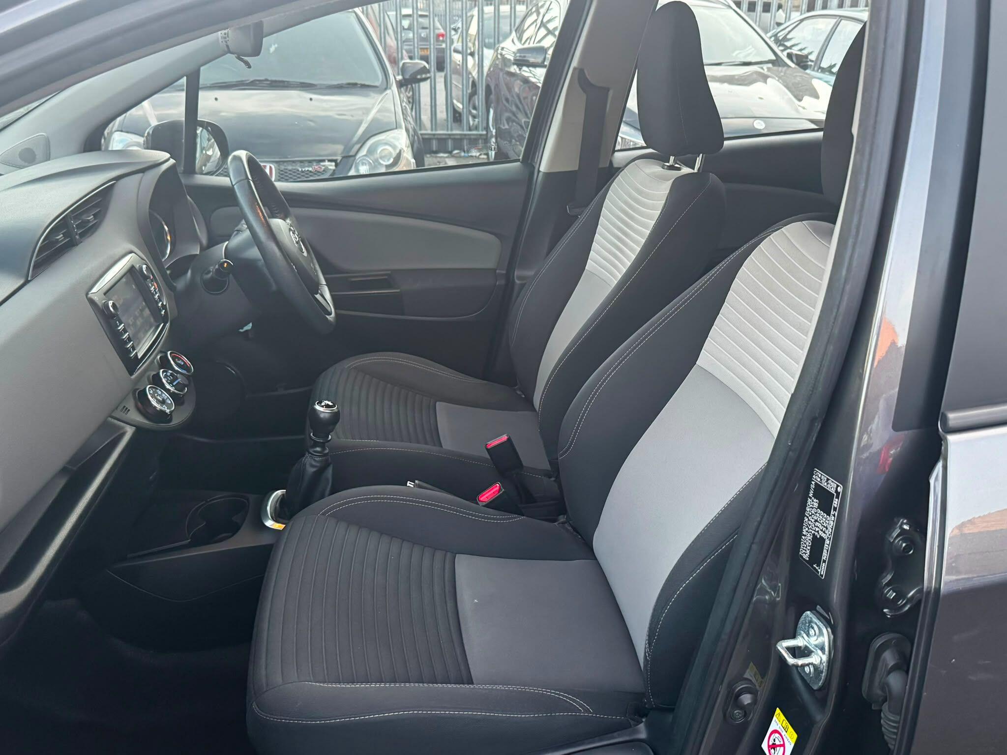 Toyota Yaris view 31
