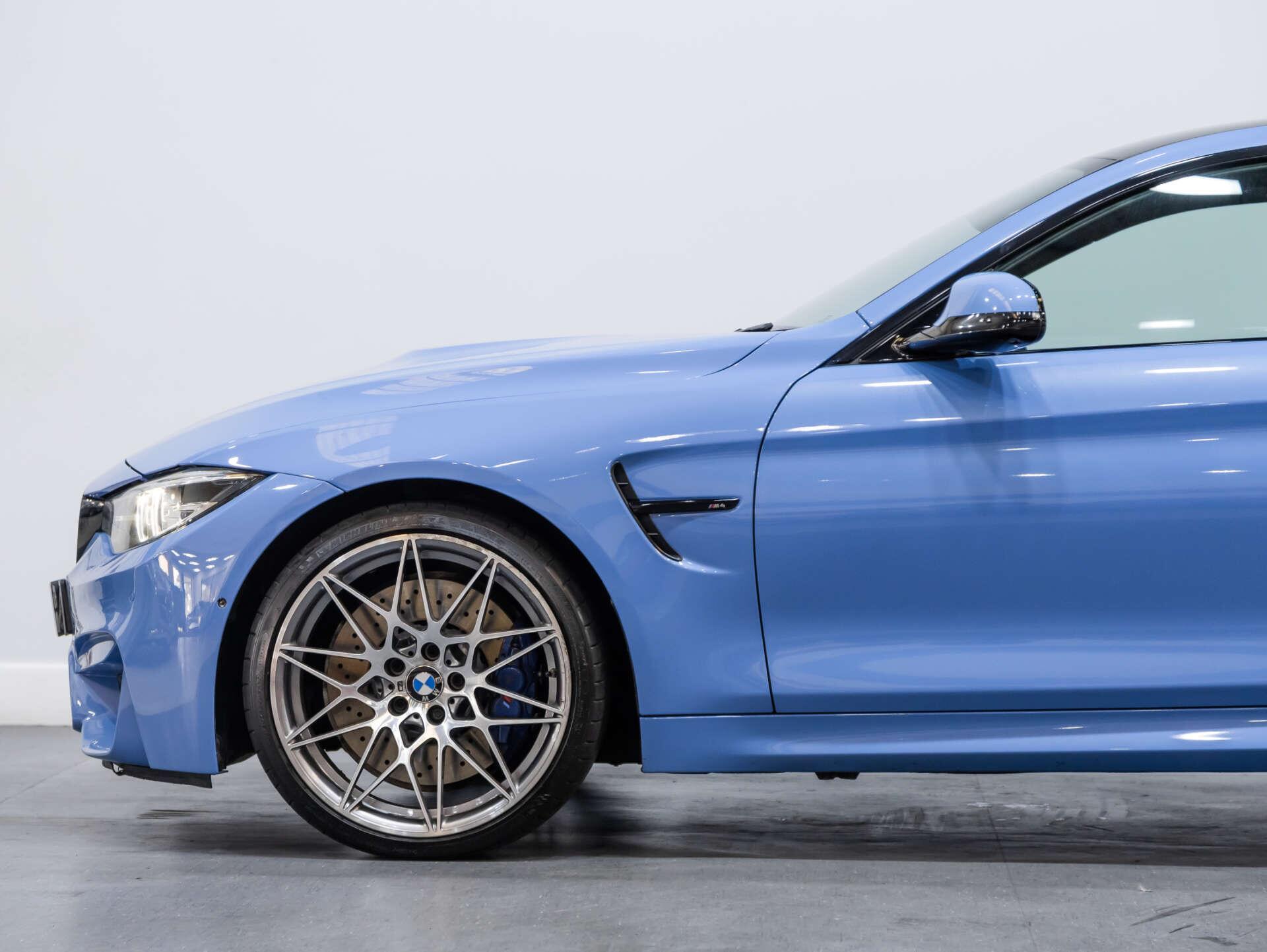 BMW M4 view 23