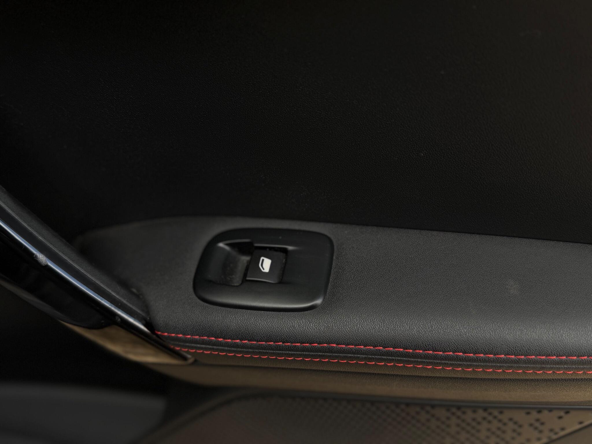 Peugeot 208 view 36